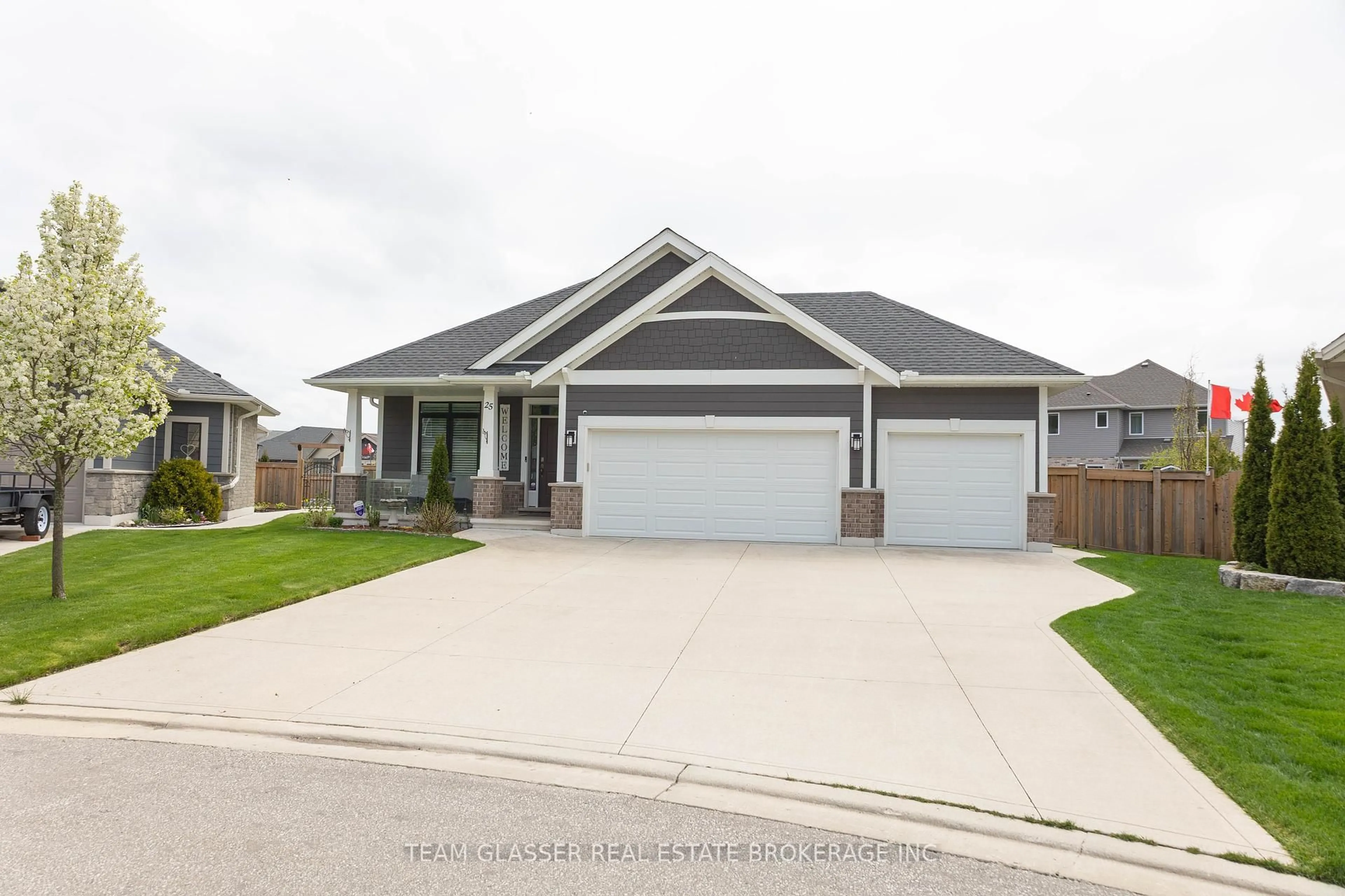 Home with vinyl exterior material, street for 25 Birchall Lane, St. Thomas Ontario N5R 0J1