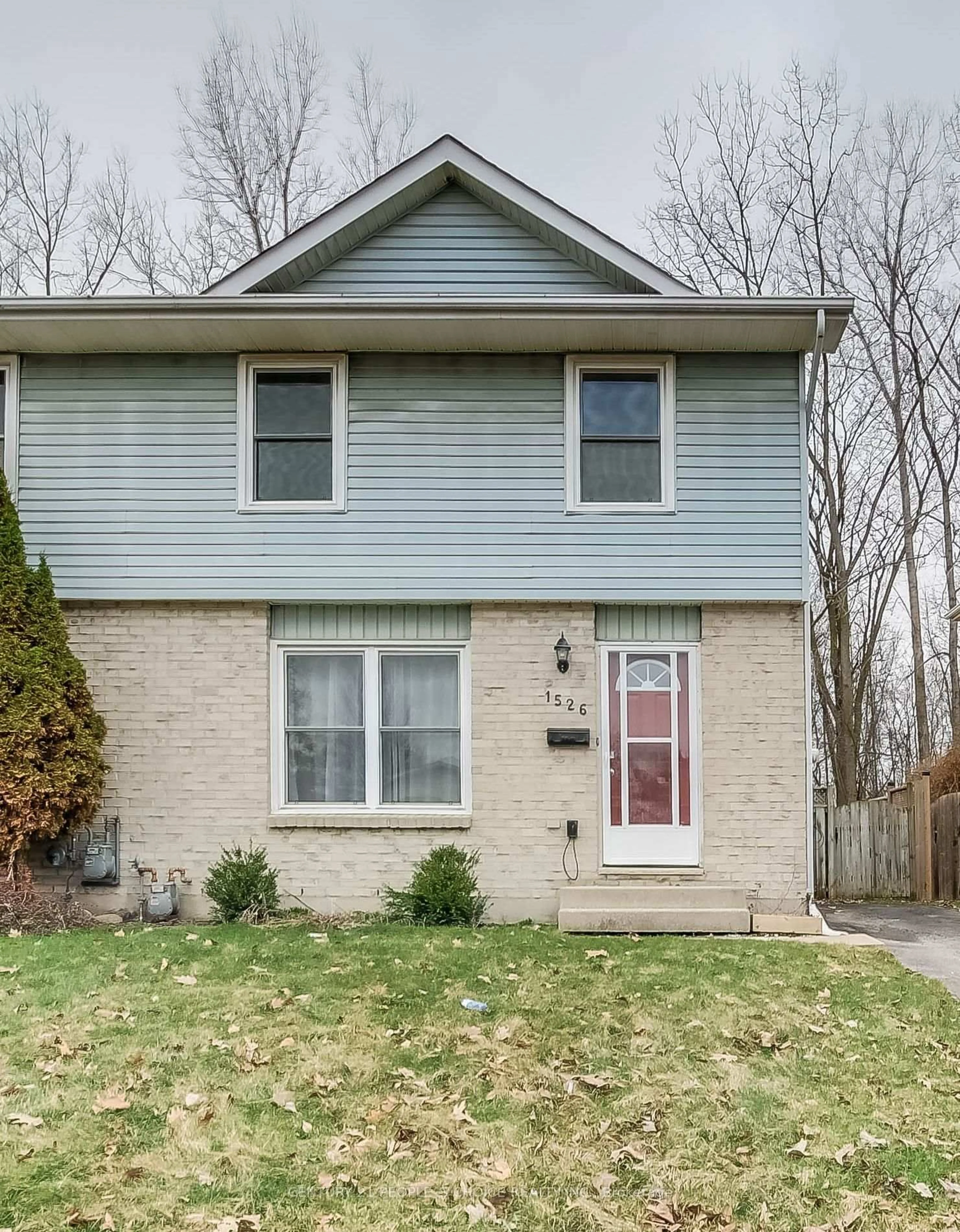 Home with vinyl exterior material, street for 1526 JALNA Blvd, London South Ontario N6E 3C6