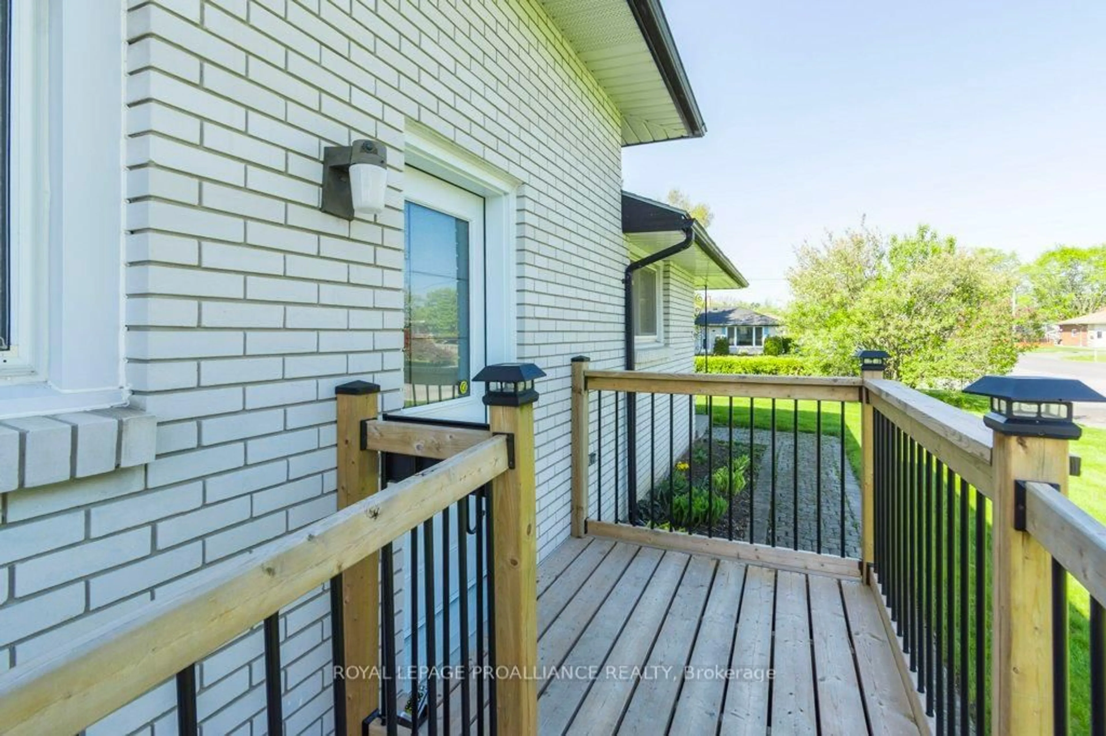 Patio, unknown for 41 Parkdale Dr, Belleville Ontario K8P 2P3