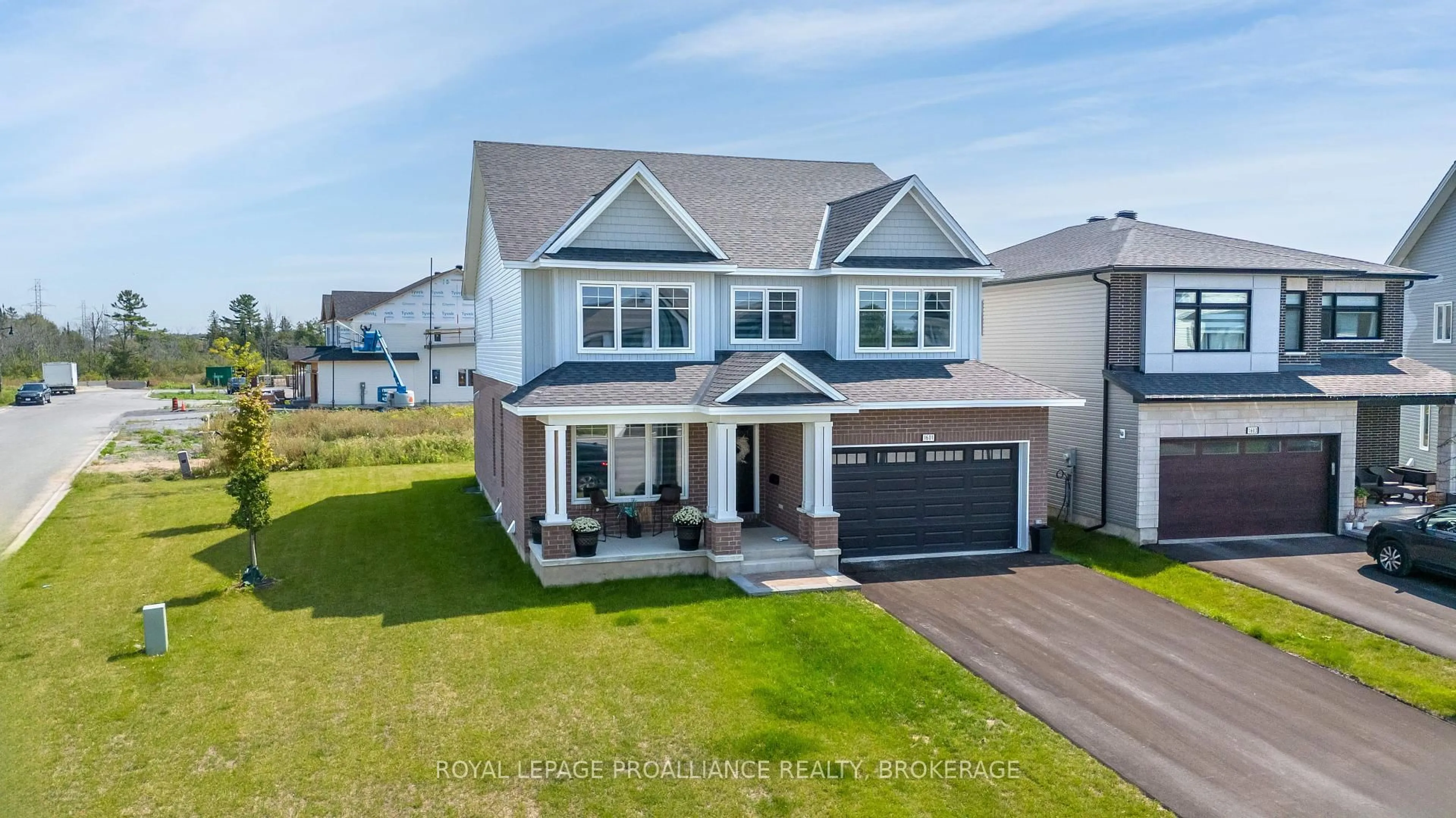 A pic from outside/outdoor area/front of a property/back of a property/a pic from drone, street for 1601 Willow Crt, Kingston Ontario K7P 0S6