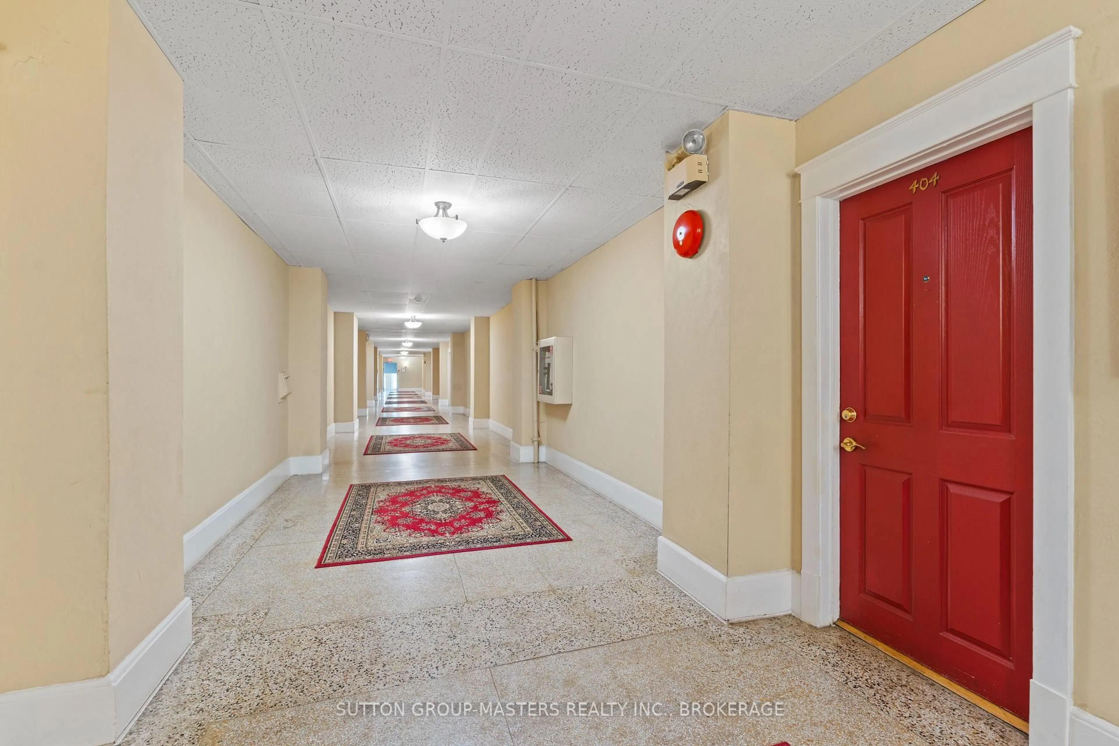 Indoor foyer for 67 Sydenham St #404, Kingston Ontario K7L 3H2