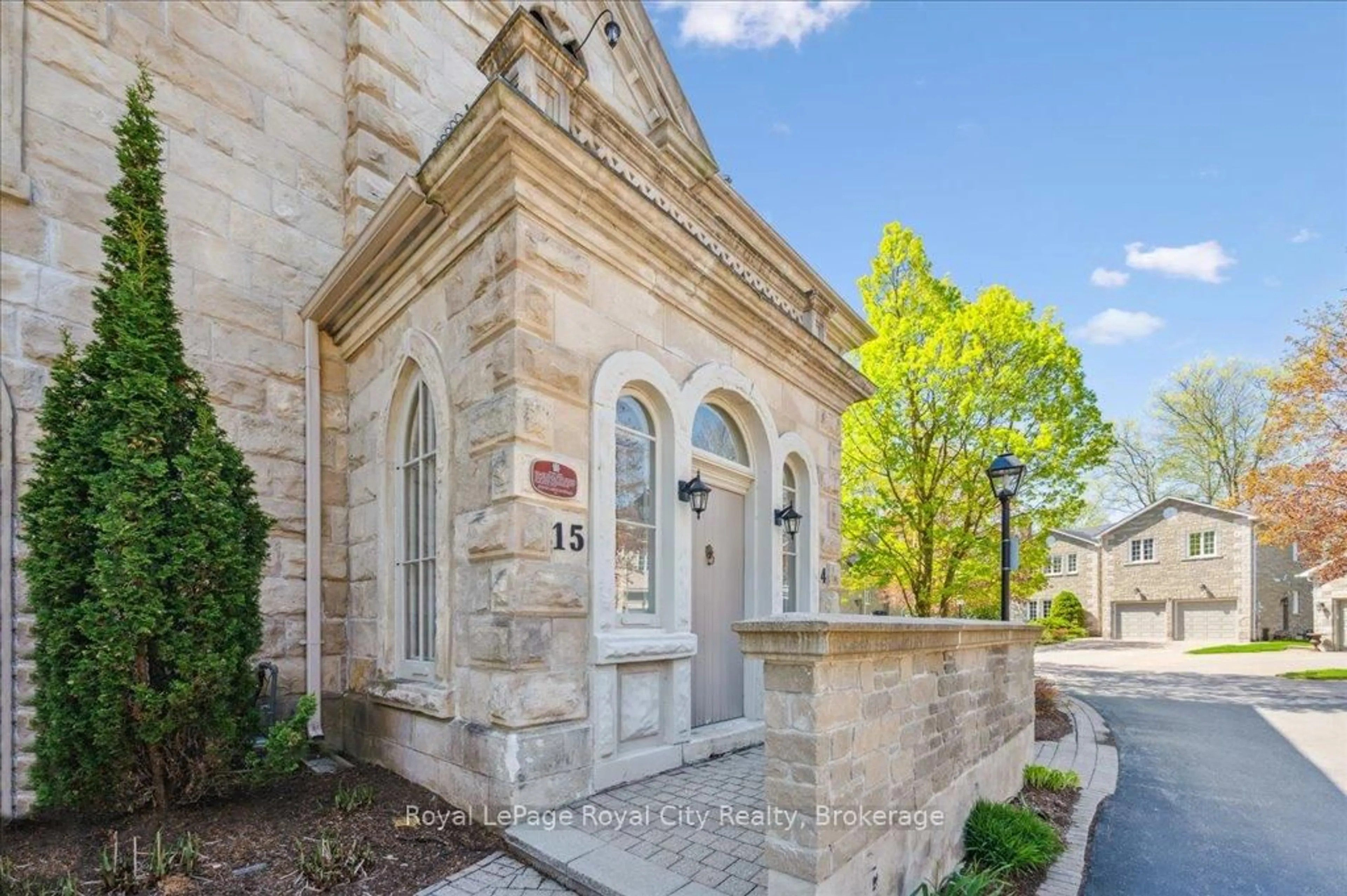 Unknown for 25 Manor Park Cres #15, Guelph Ontario N1G 1A2