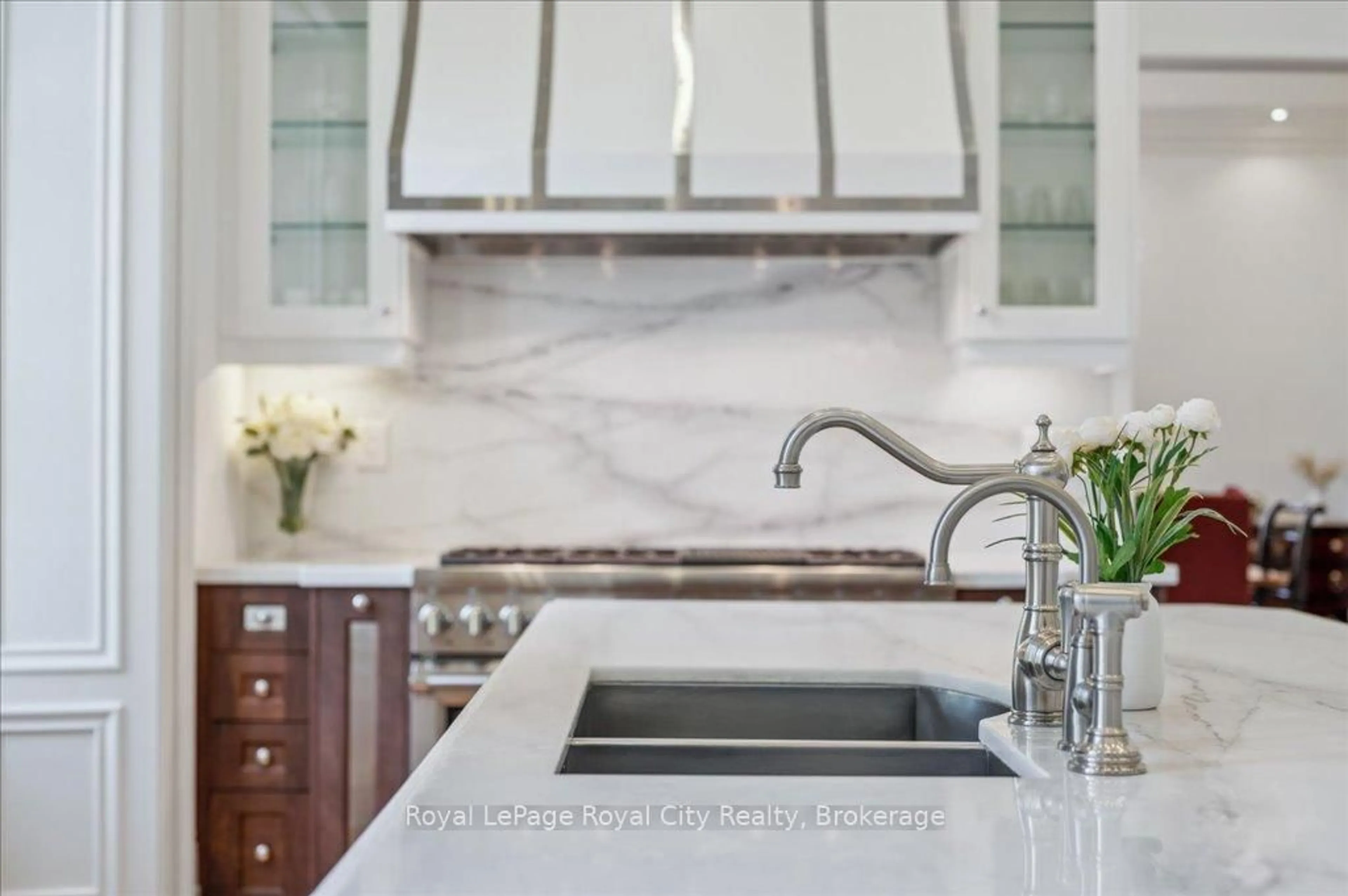 Contemporary kitchen, ceramic/tile floor for 25 Manor Park Cres #15, Guelph Ontario N1G 1A2