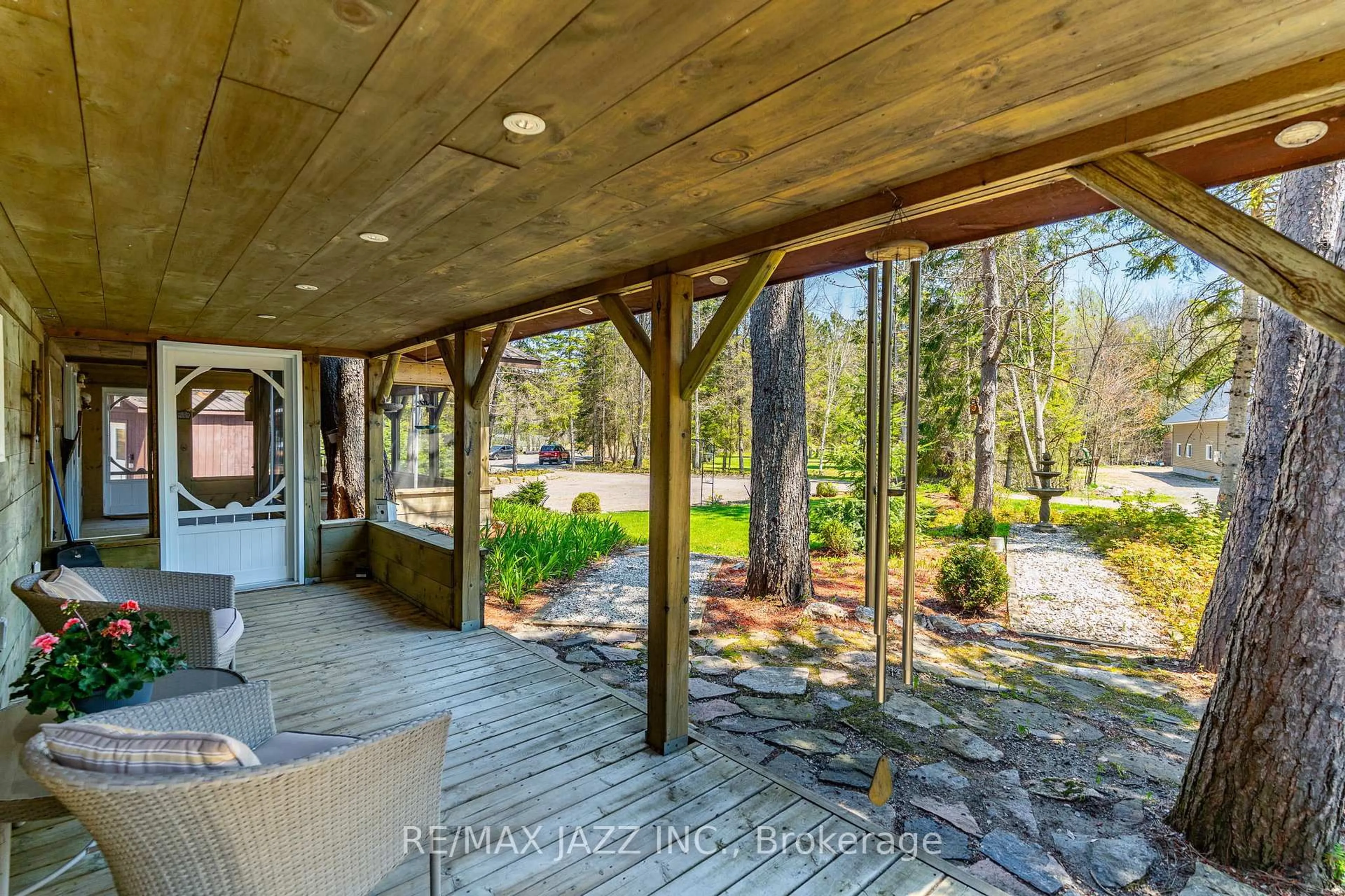 Patio, water/lake/river/ocean view for 1092 Briscoe Dr, Algonquin Highlands Ontario K0M 1J1