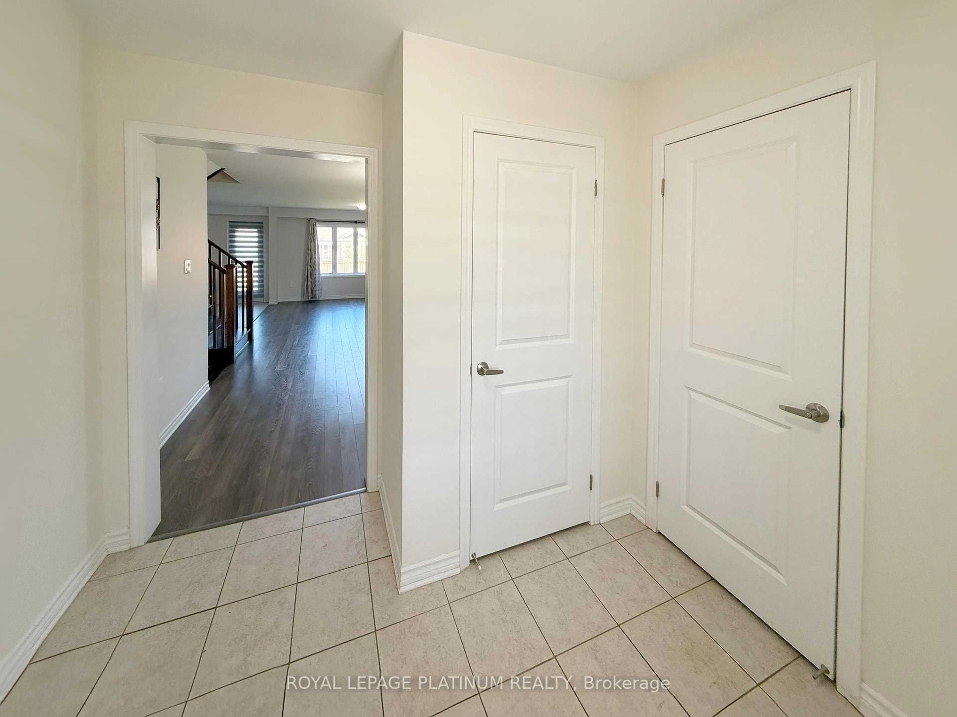 Indoor entryway for 4 Stother Cres, Bracebridge Ontario P1L 0A3