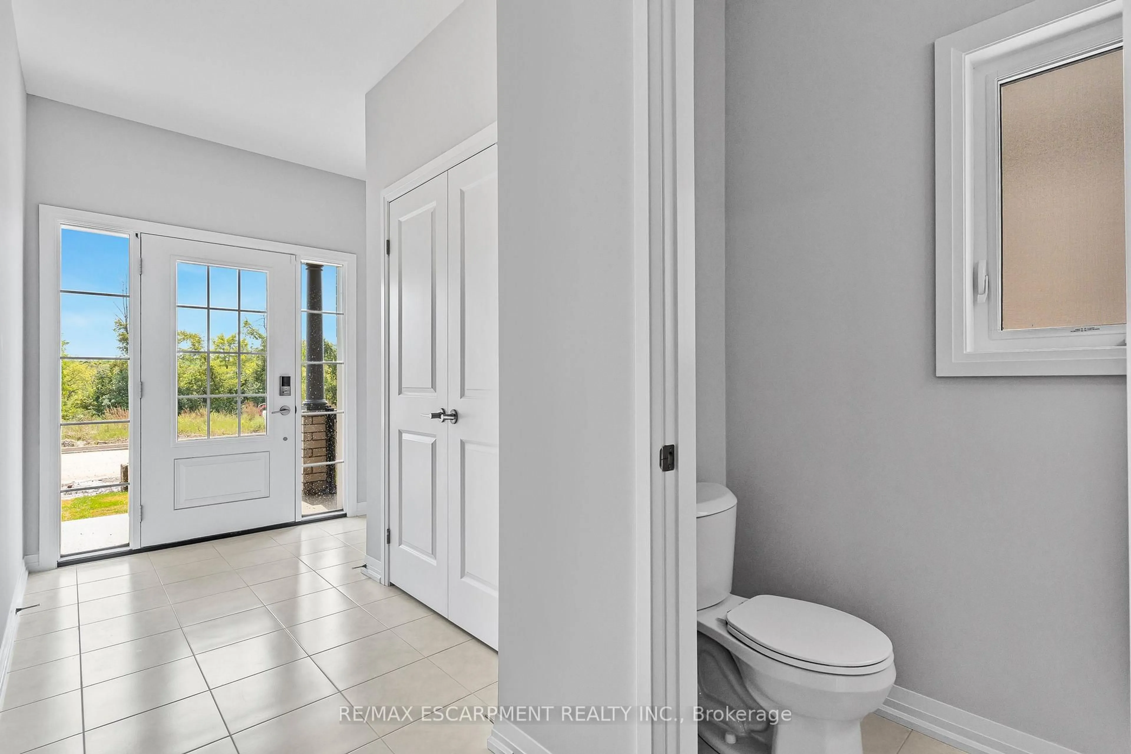 Indoor entryway for 65 Willson Dr, Thorold Ontario L2V 0G7