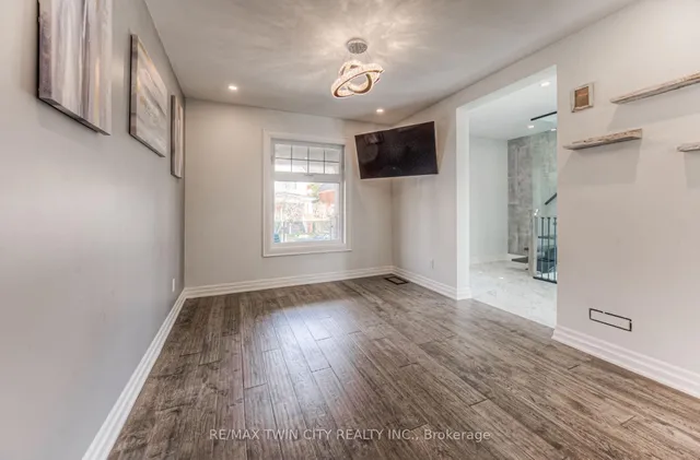 Additional property image - 31 Dekay St