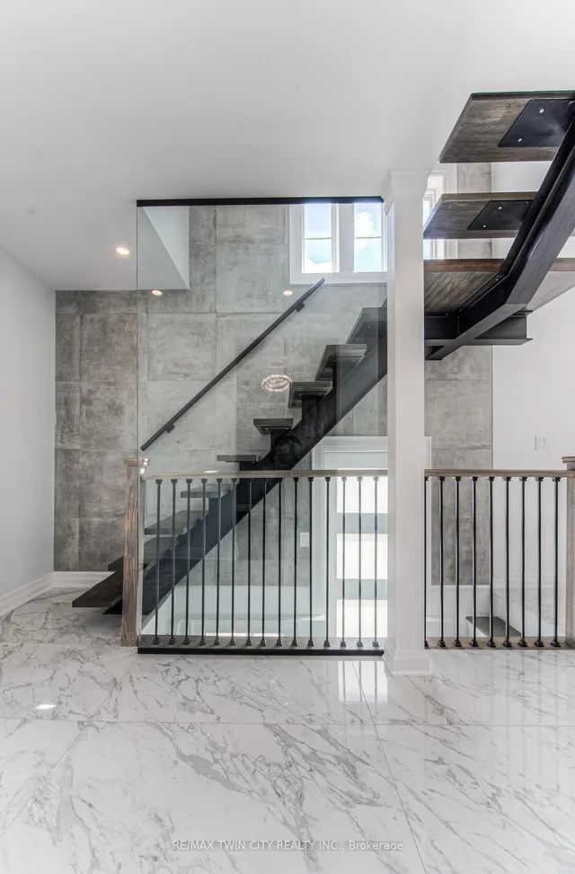 Additional property image - 31 Dekay St