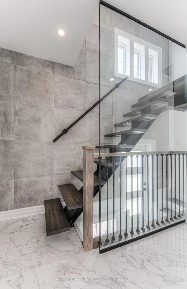 Additional property image - 31 Dekay St