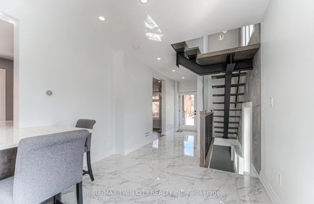 Additional property image - 31 Dekay St