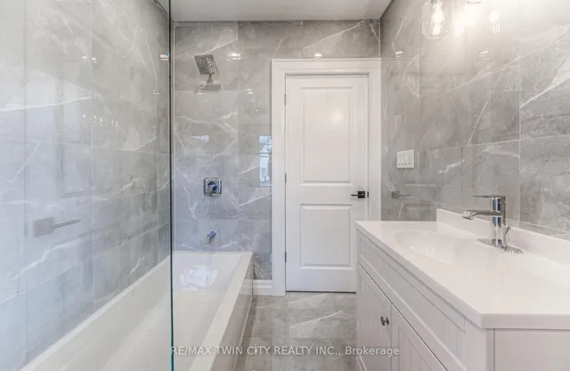 Additional property image - 31 Dekay St