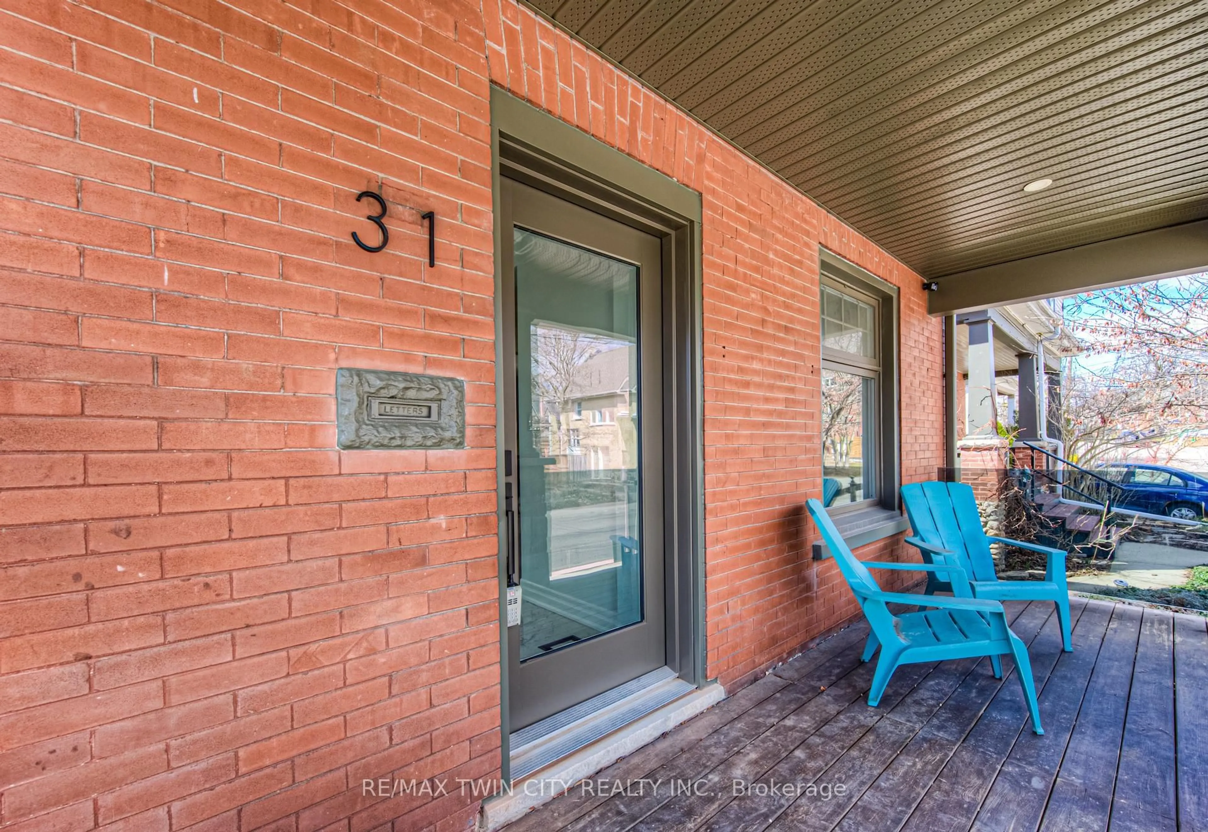 Unknown for 31 Dekay St, Waterloo Ontario N2H 3T4
