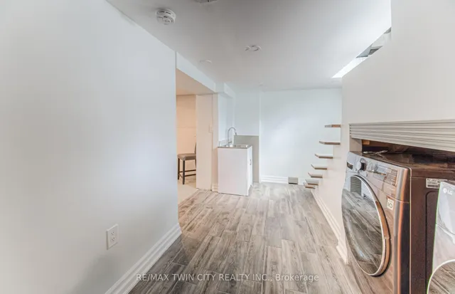 Additional property image - 31 Dekay St