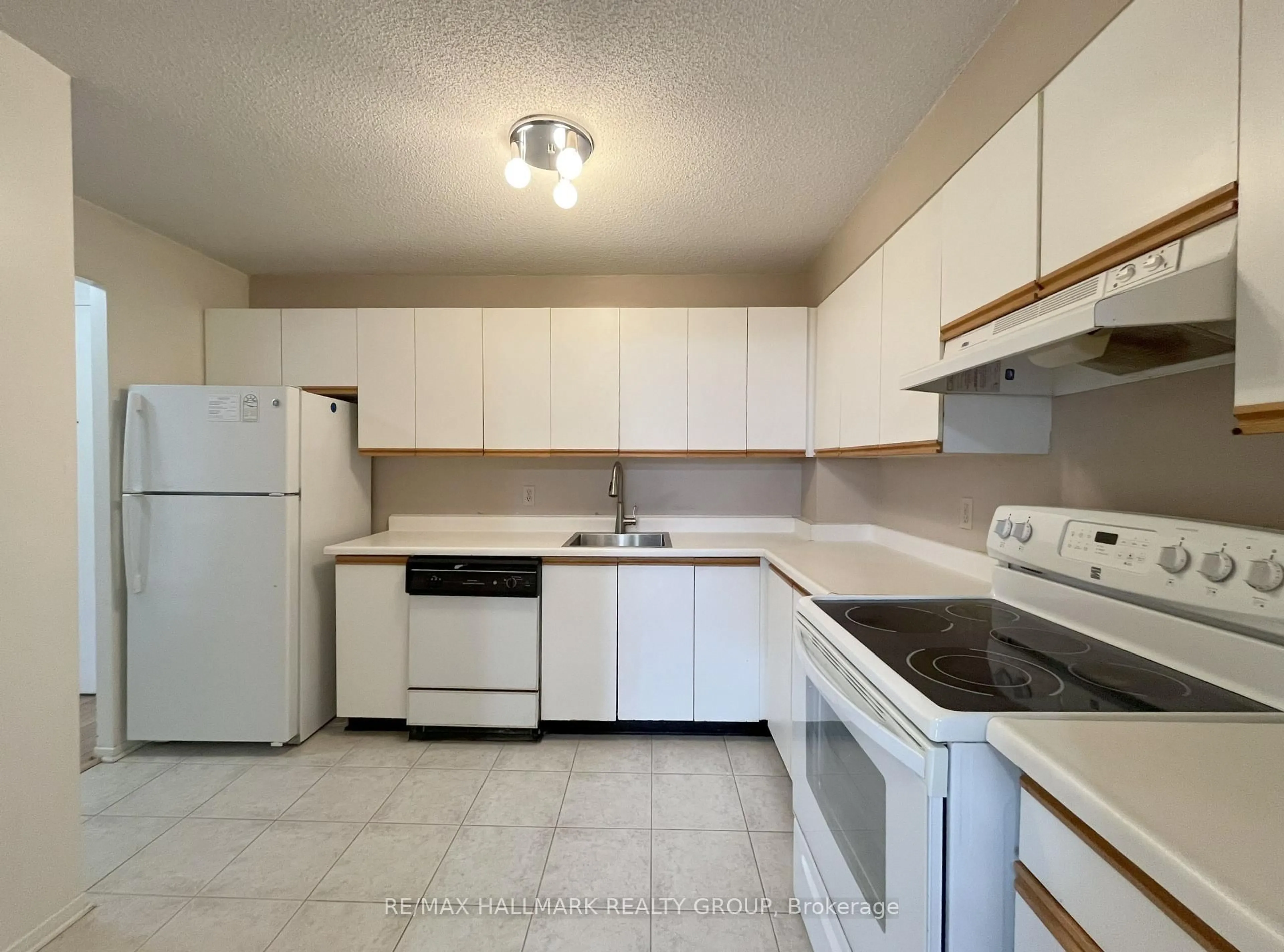 Standard kitchen, unknown for 1025 Grenon Ave #221, Ottawa Ontario K2B 8S5