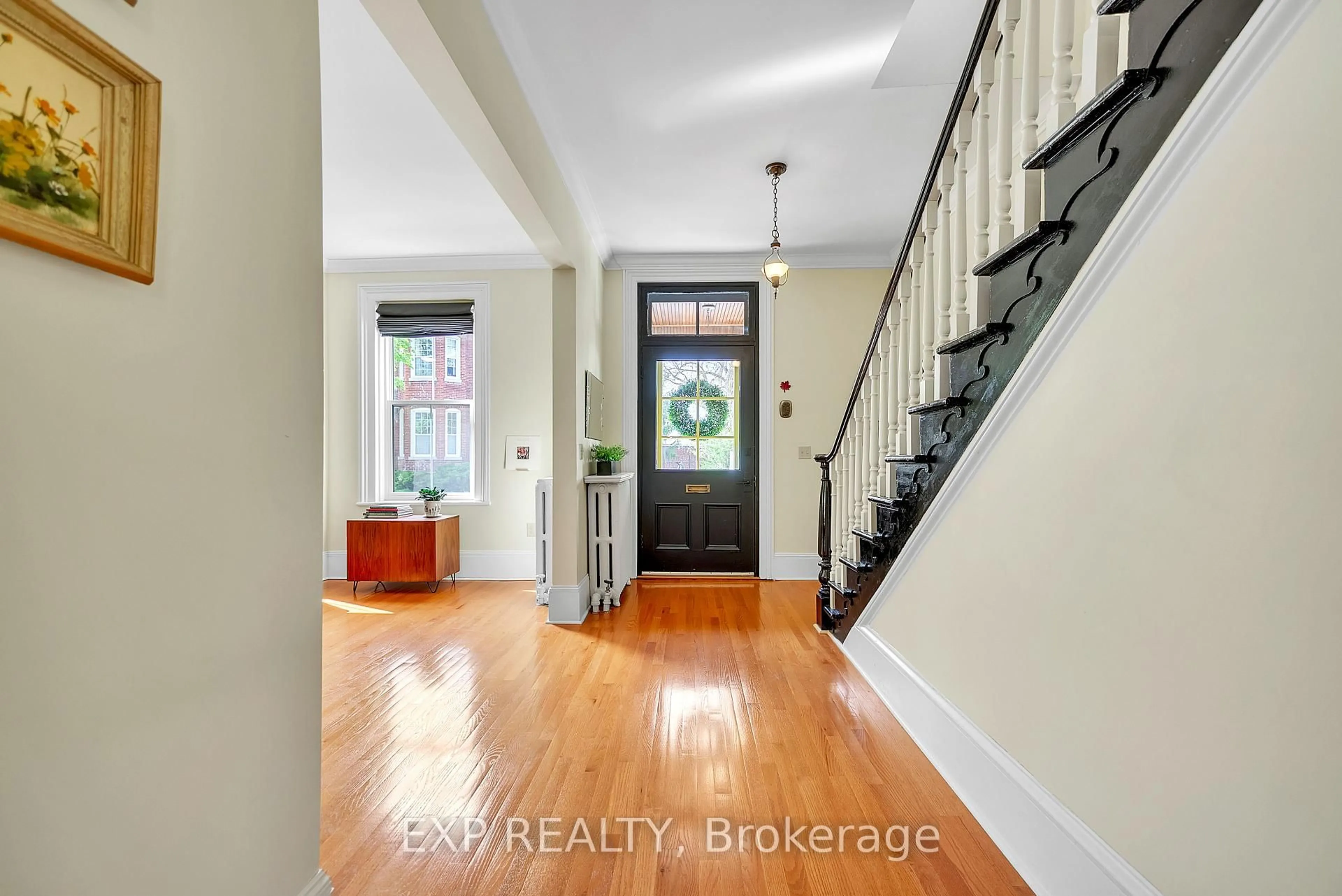 Indoor entryway for 7 Forin St, Belleville Ontario K8N 2H5
