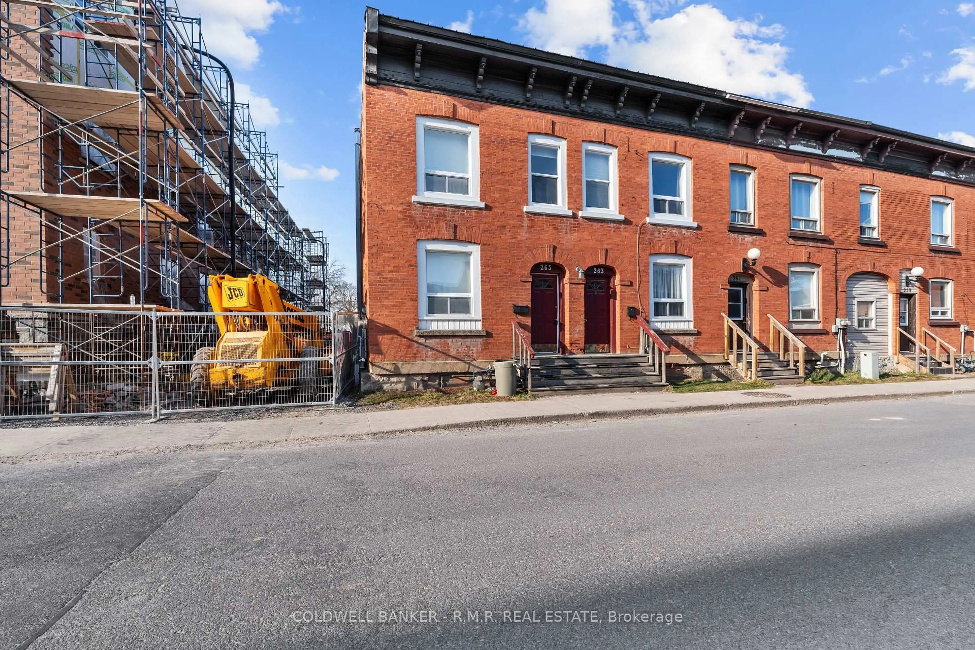 A pic from outside/outdoor area/front of a property/back of a property/a pic from drone, building for 265 Earl St, Kingston Ontario K7L 2H9