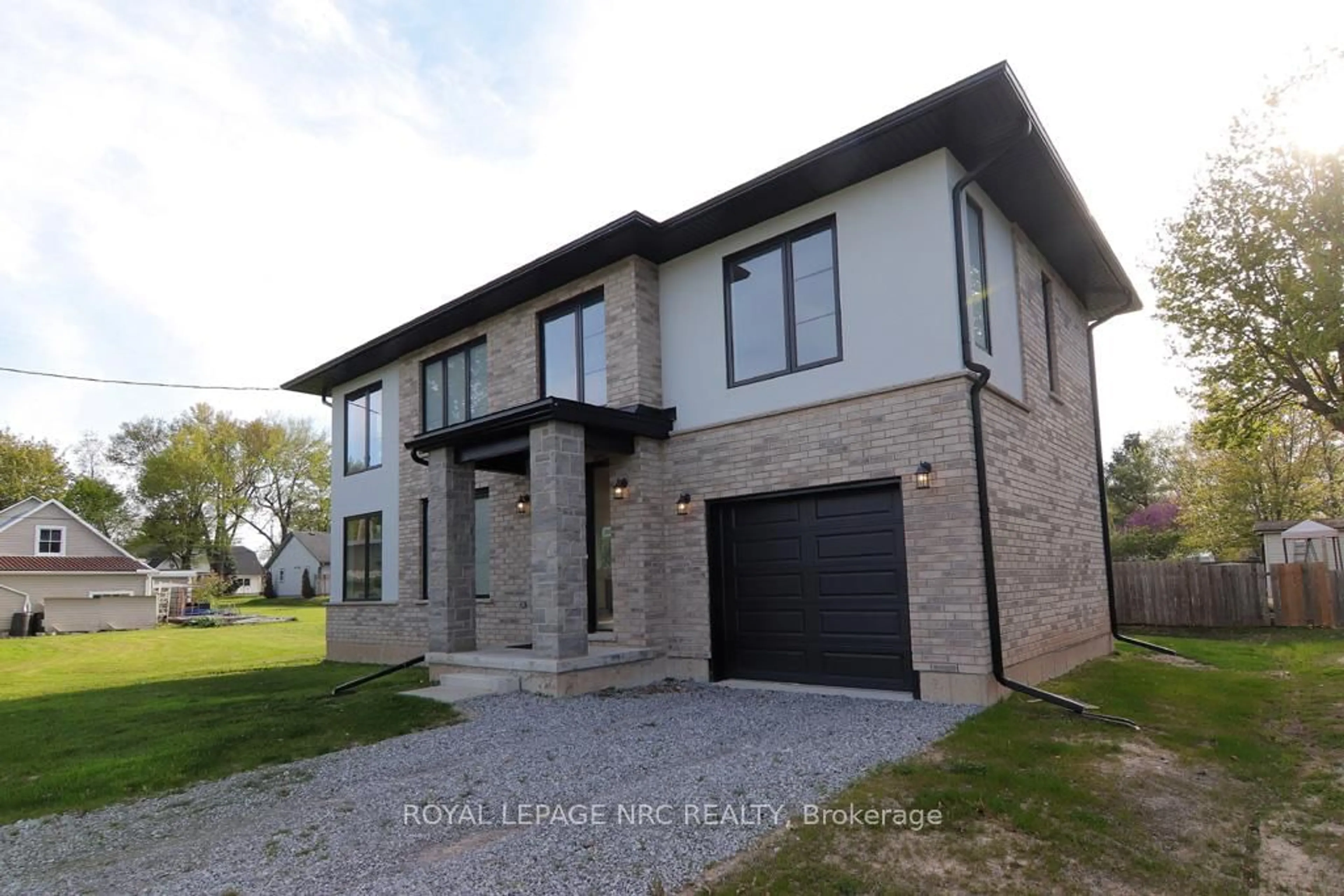 Home with brick exterior material, street for 203 Park St, Fort Erie Ontario L0S 1N0