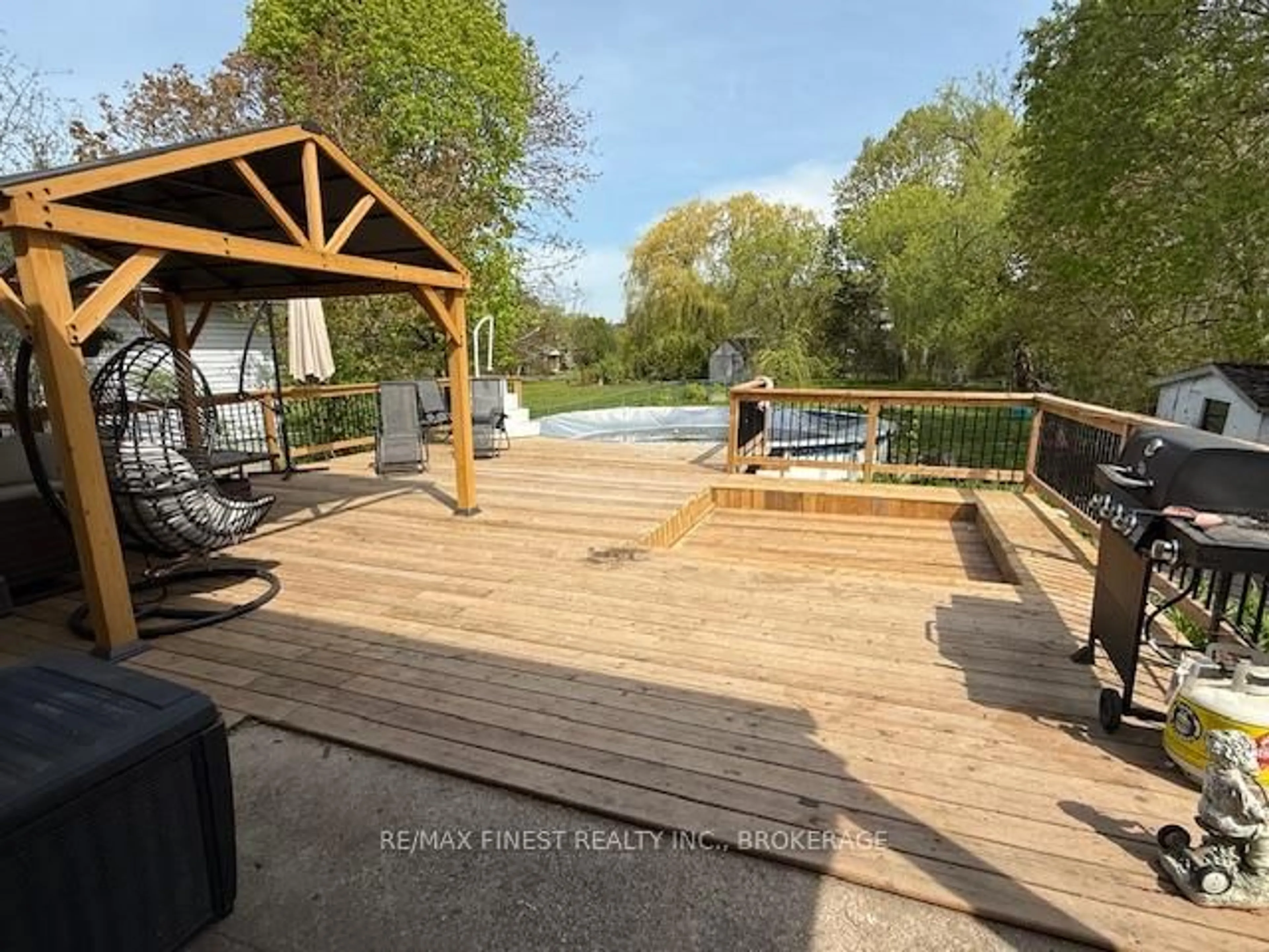 Patio, water/lake/river/ocean view for 165 Phillips St, Kingston Ontario K7M 2Z9