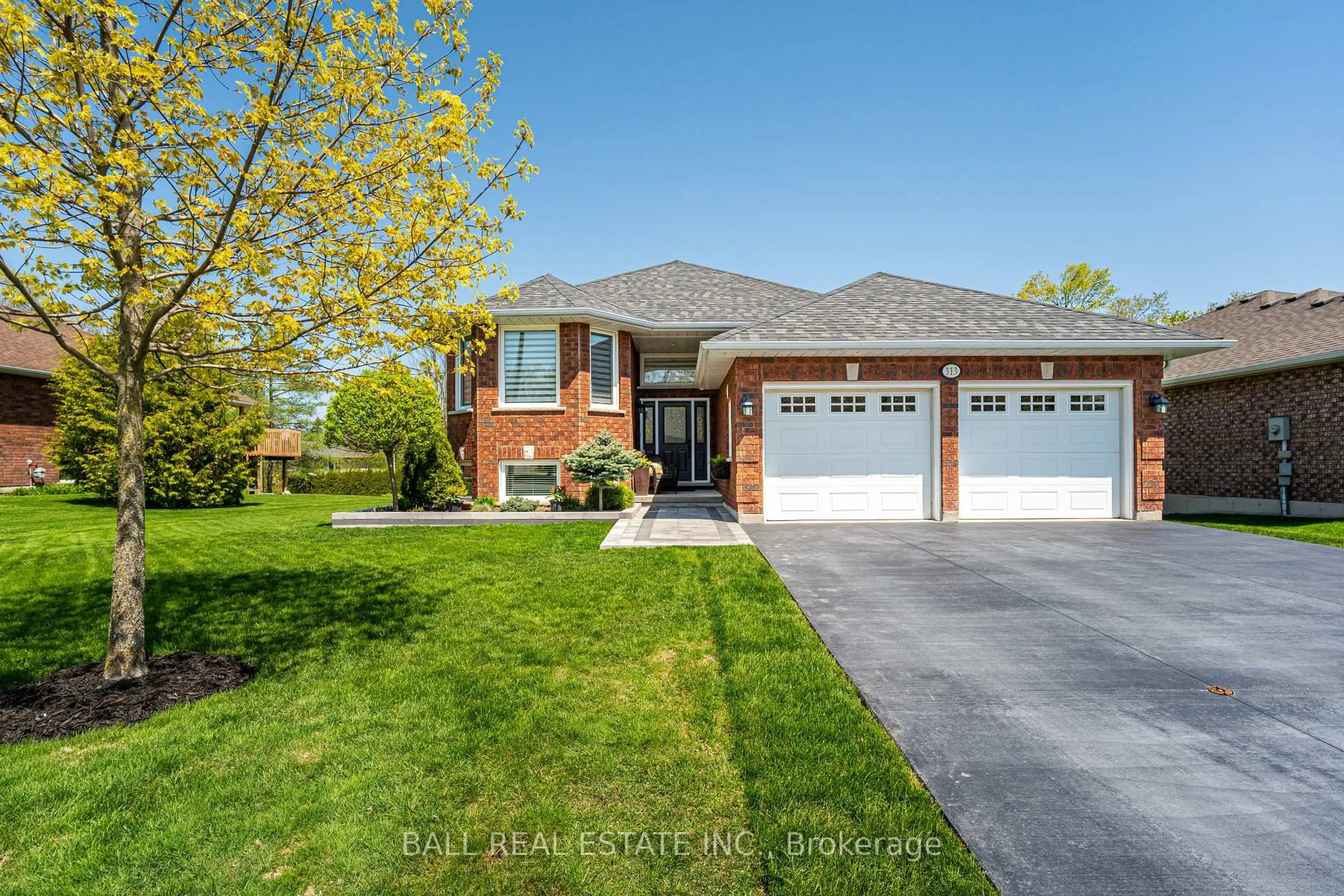 Home with brick exterior material, street for 313 Woodward Ave, Peterborough North Ontario K9L 1K2
