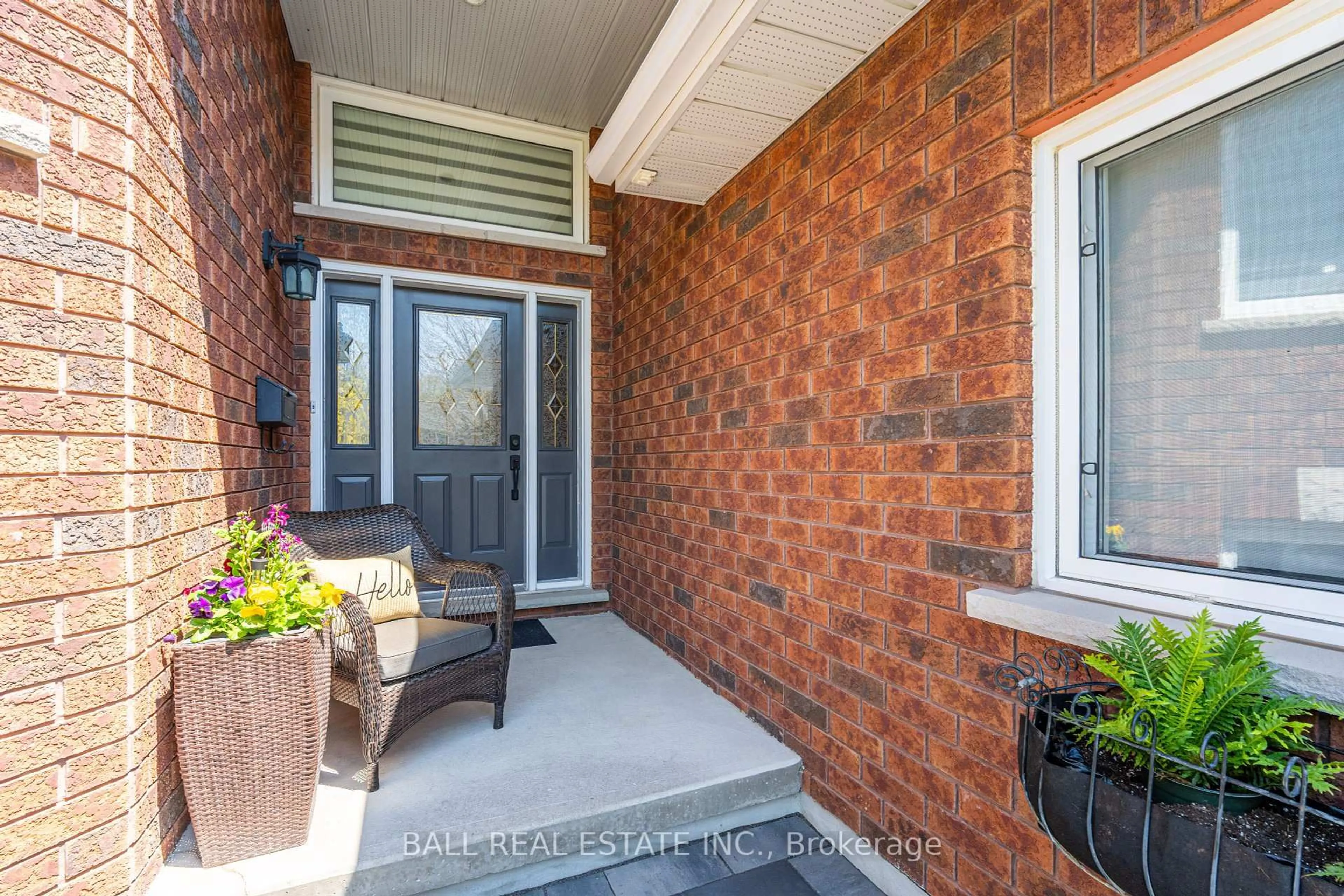 Indoor entryway for 313 Woodward Ave, Peterborough North Ontario K9L 1K2