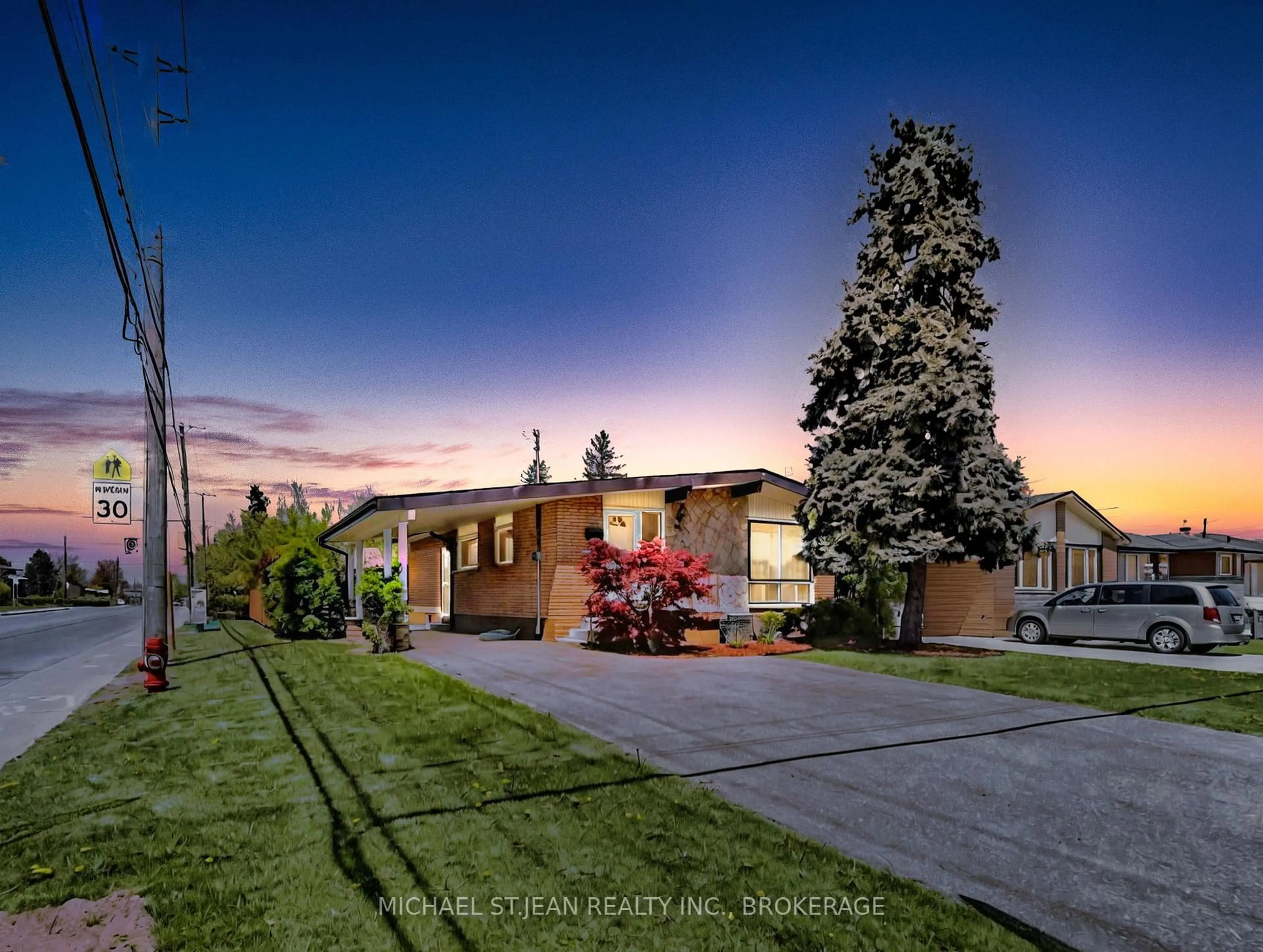 A pic from outside/outdoor area/front of a property/back of a property/a pic from drone, street for 82 Deschene Ave, Hamilton Ontario L9A 3J7