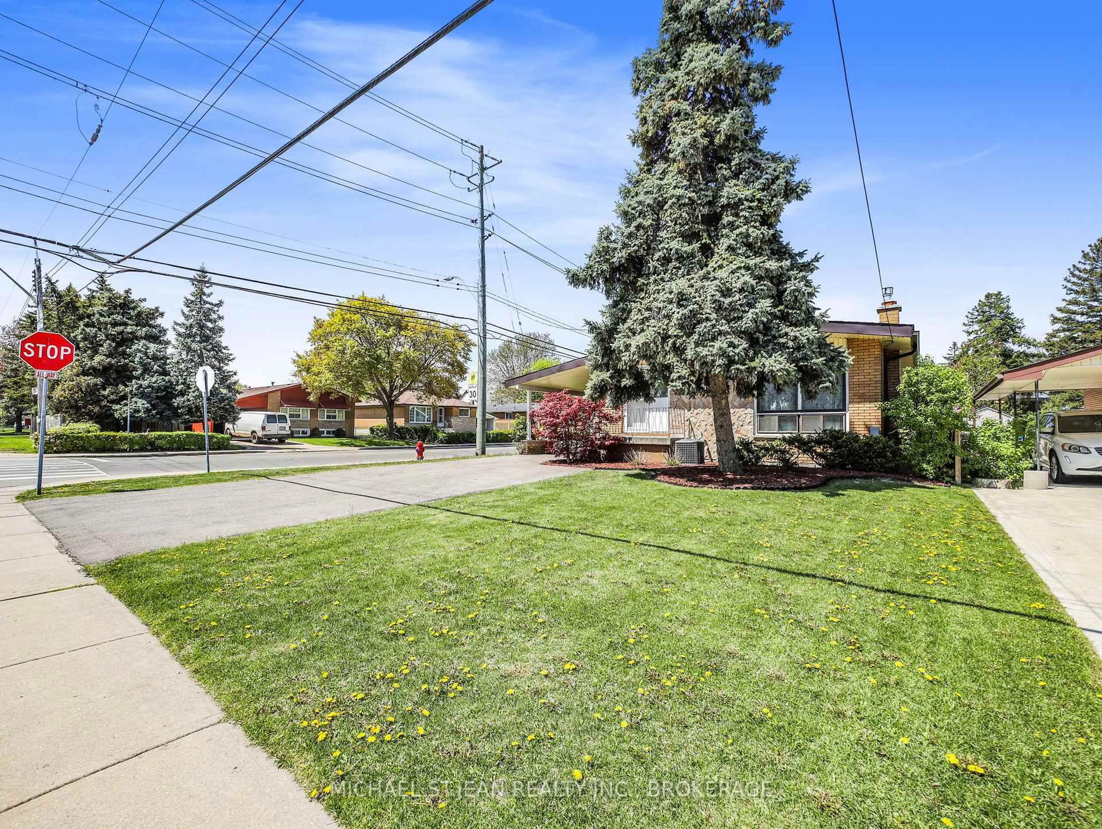 Unknown for 82 Deschene Ave, Hamilton Ontario L9A 3J7