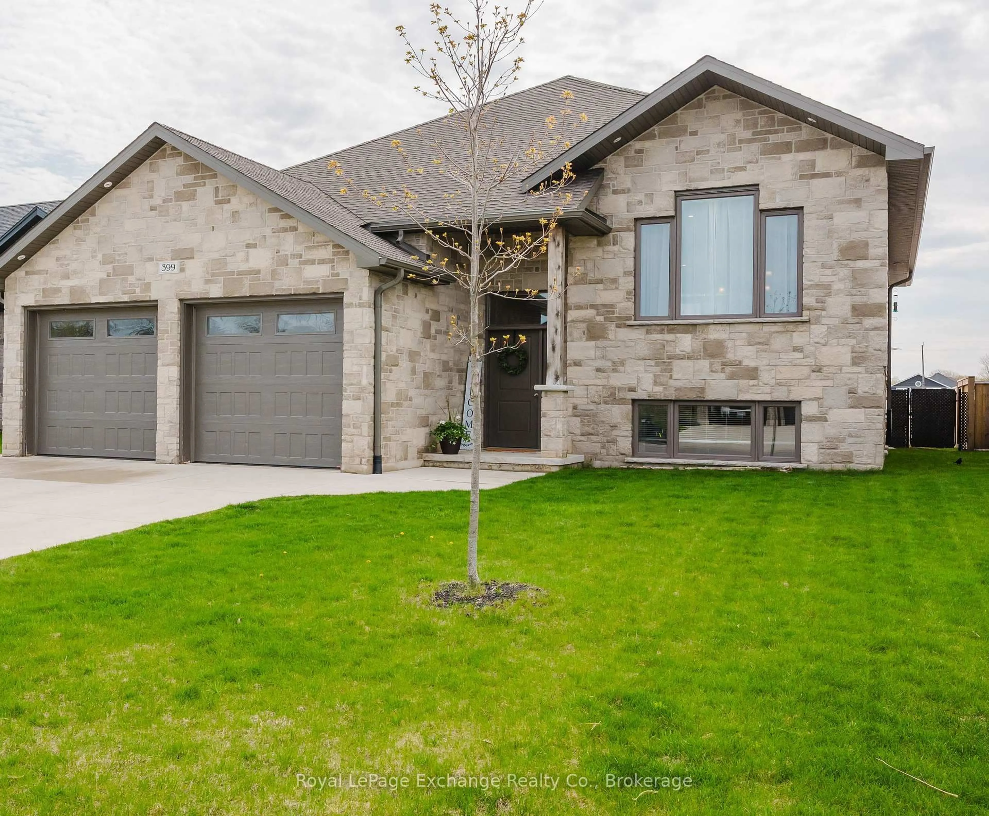 Home with brick exterior material, street for 399 Ridge St, Saugeen Shores Ontario N0H 2C3