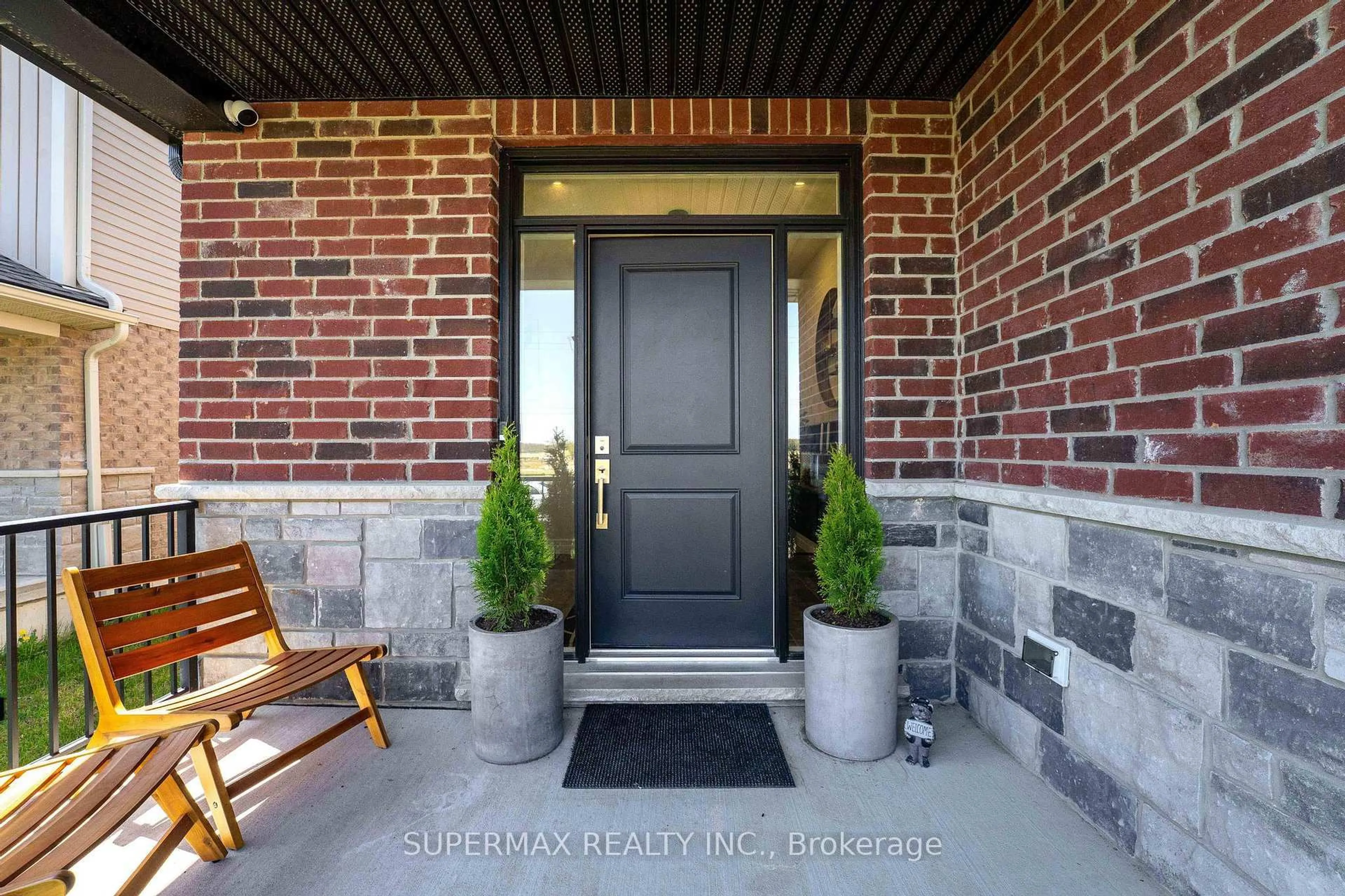 Indoor entryway for 71 Butler Cove Rd, Stratford Ontario N5A 0J6
