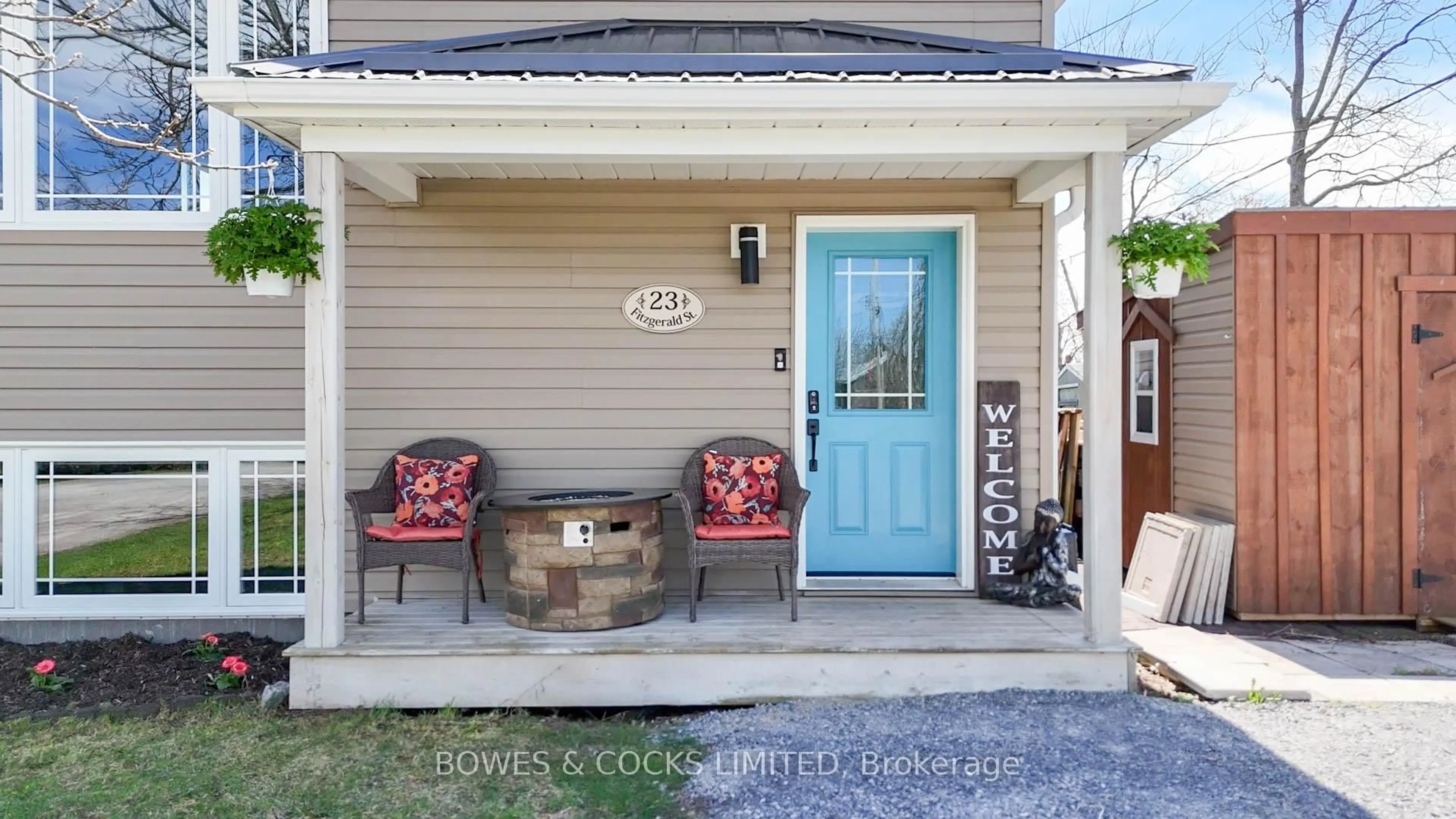 Indoor entryway for 23 Fitzgerald St, Selwyn Ontario K0L 2H0