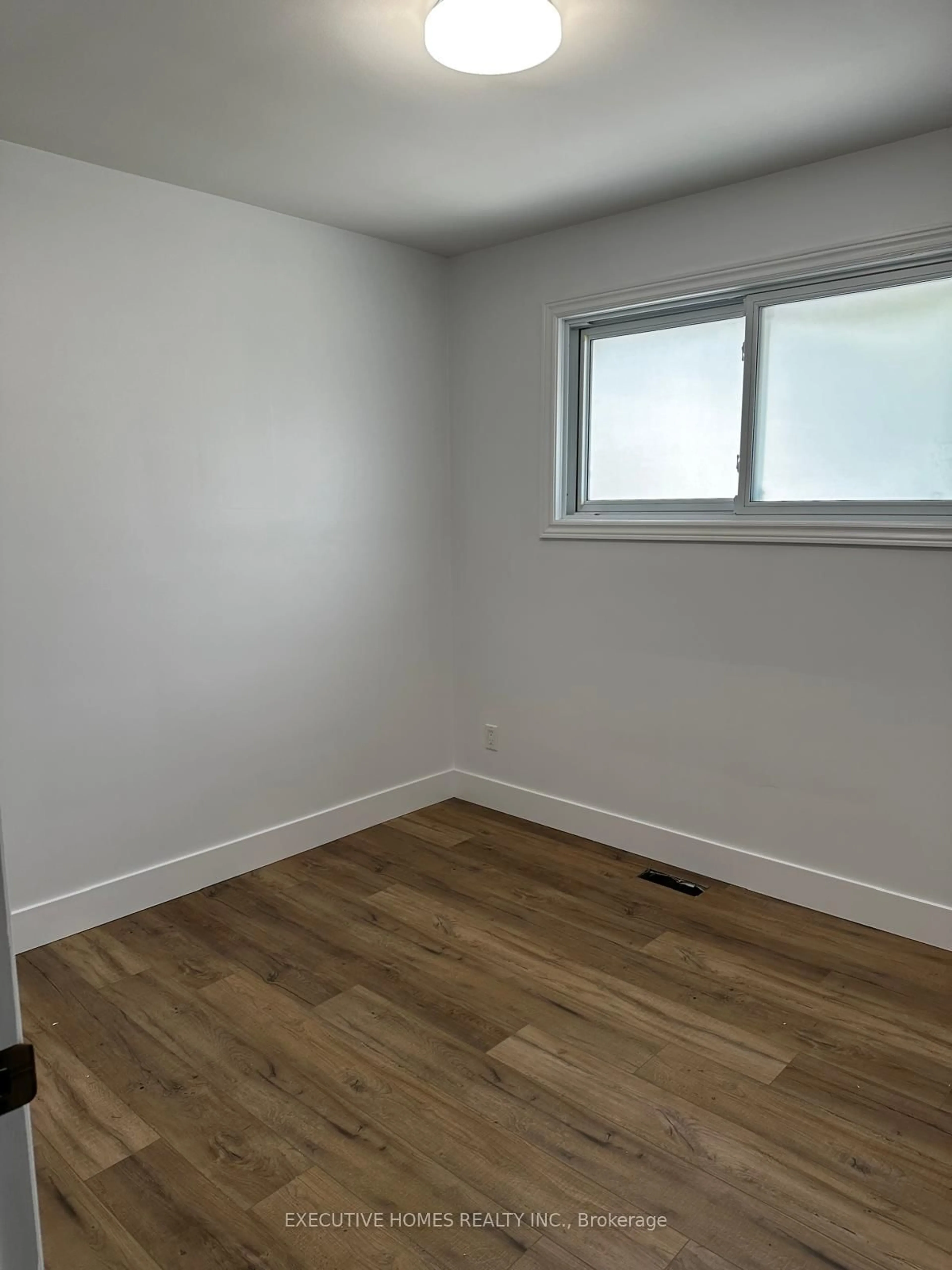 A pic of a room for 18 SILVERDALE Cres, London South Ontario N5Z 4A4