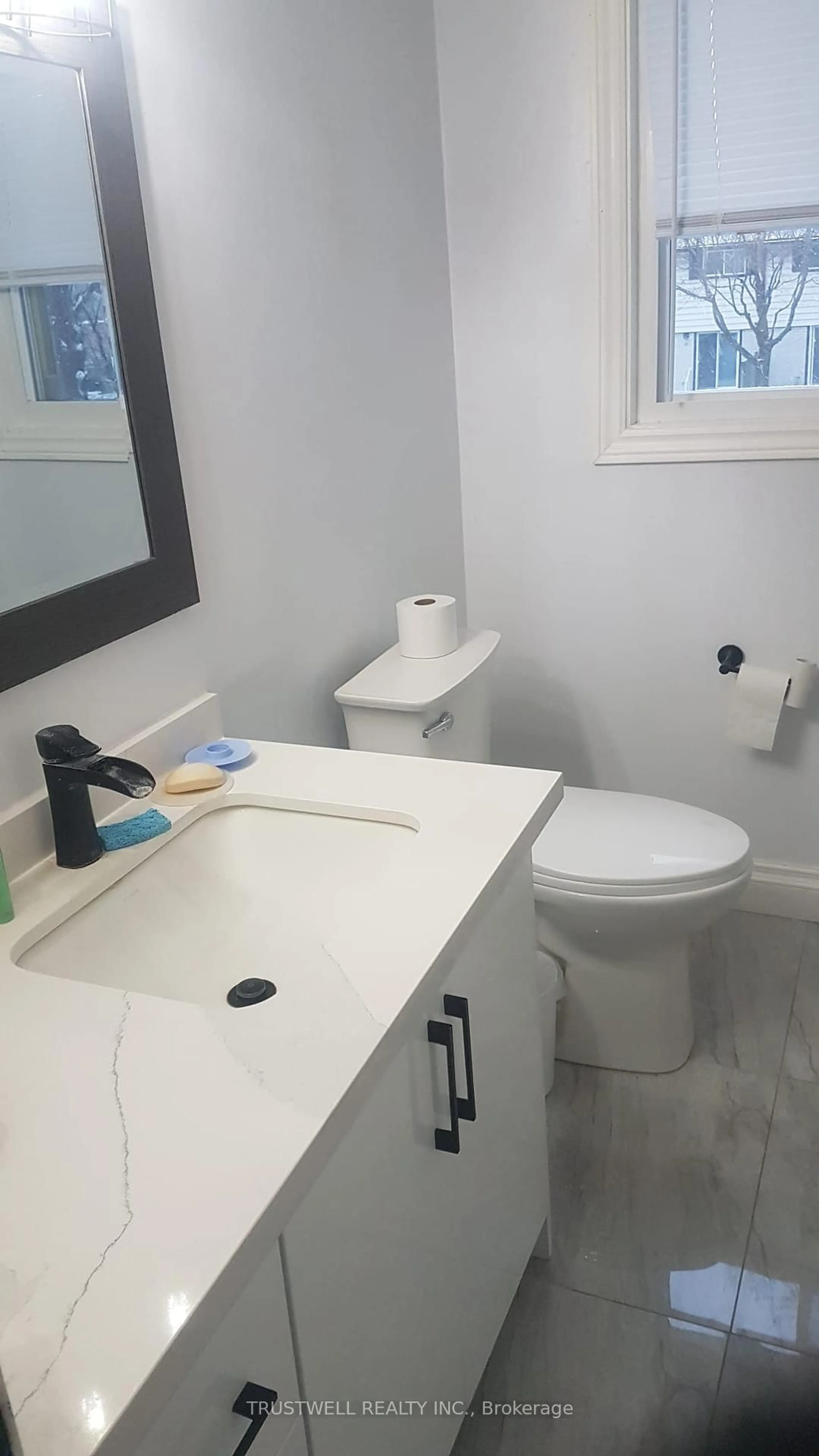 Standard bathroom, unknown for 9 Grosbeak Rd, Woolwich Ontario N3B 1V6