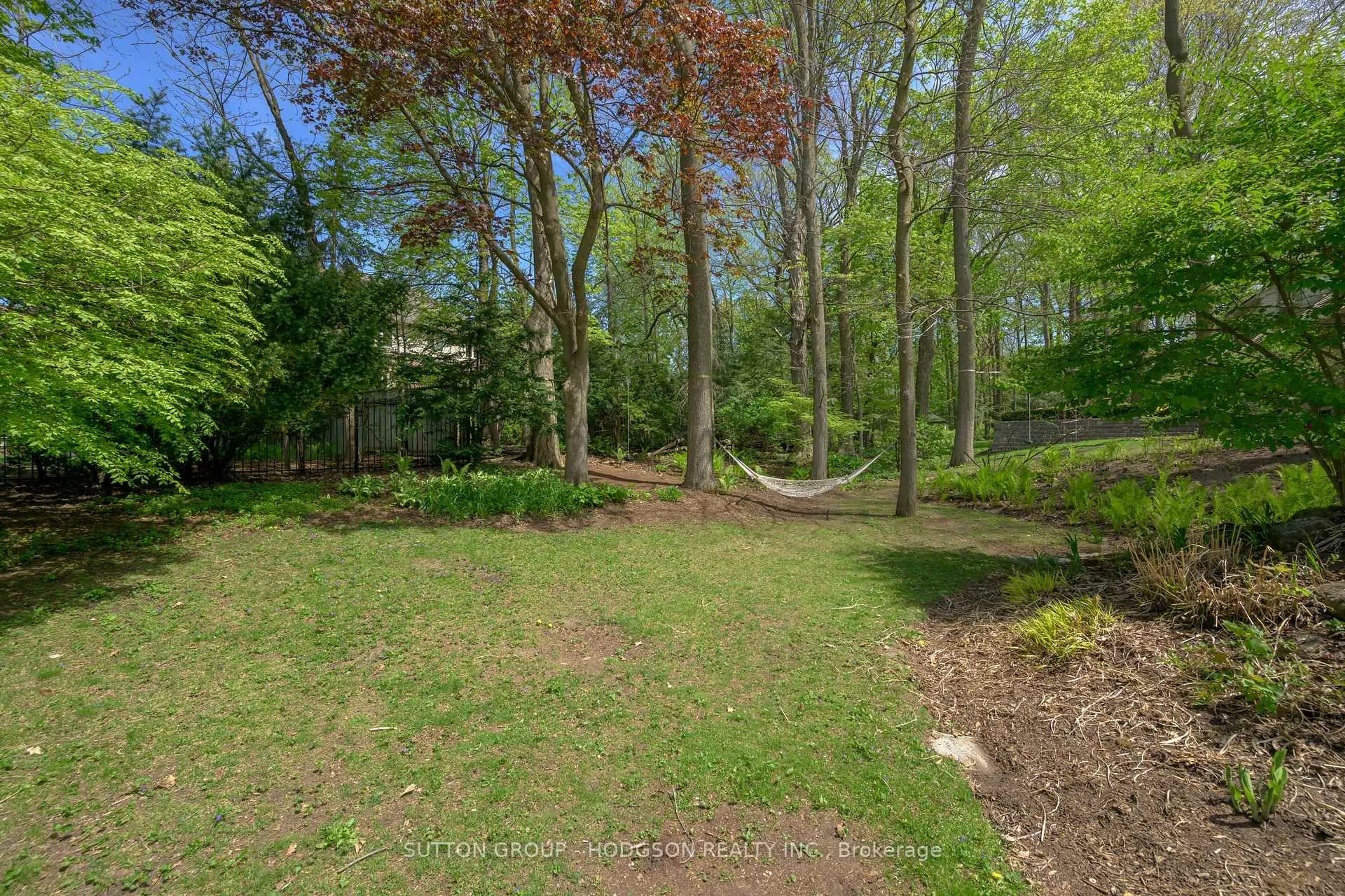 A pic from outside/outdoor area/front of a property/back of a property/a pic from drone, forest/trees view for 222 Hunt Club Dr, London North Ontario N6H 3Z1