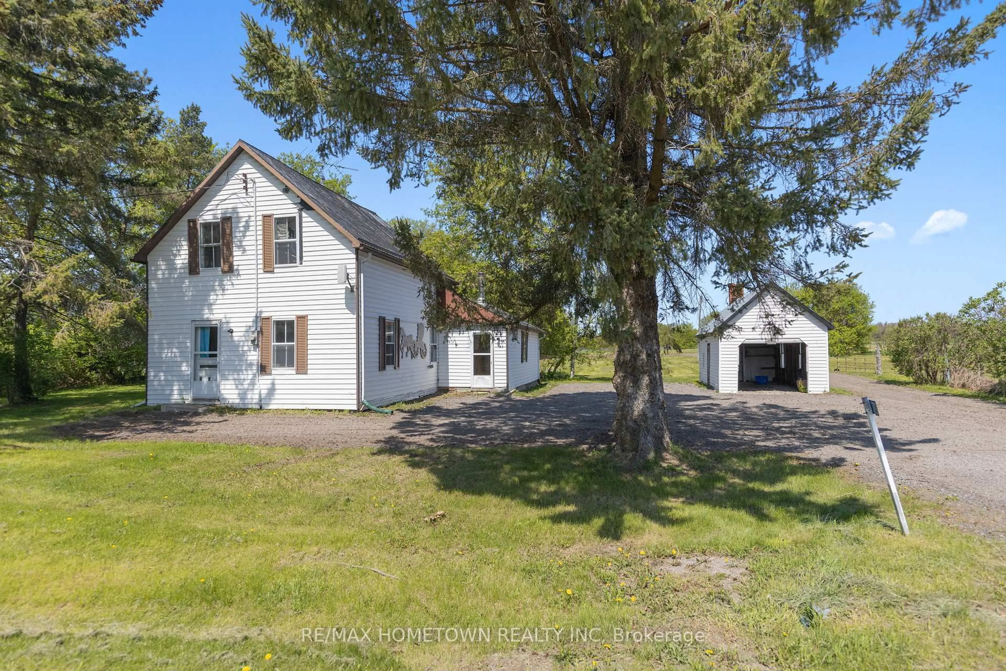 A pic from outside/outdoor area/front of a property/back of a property/a pic from drone, street for 3570 County Road 26 Rd, Augusta Ontario K0E 1T0