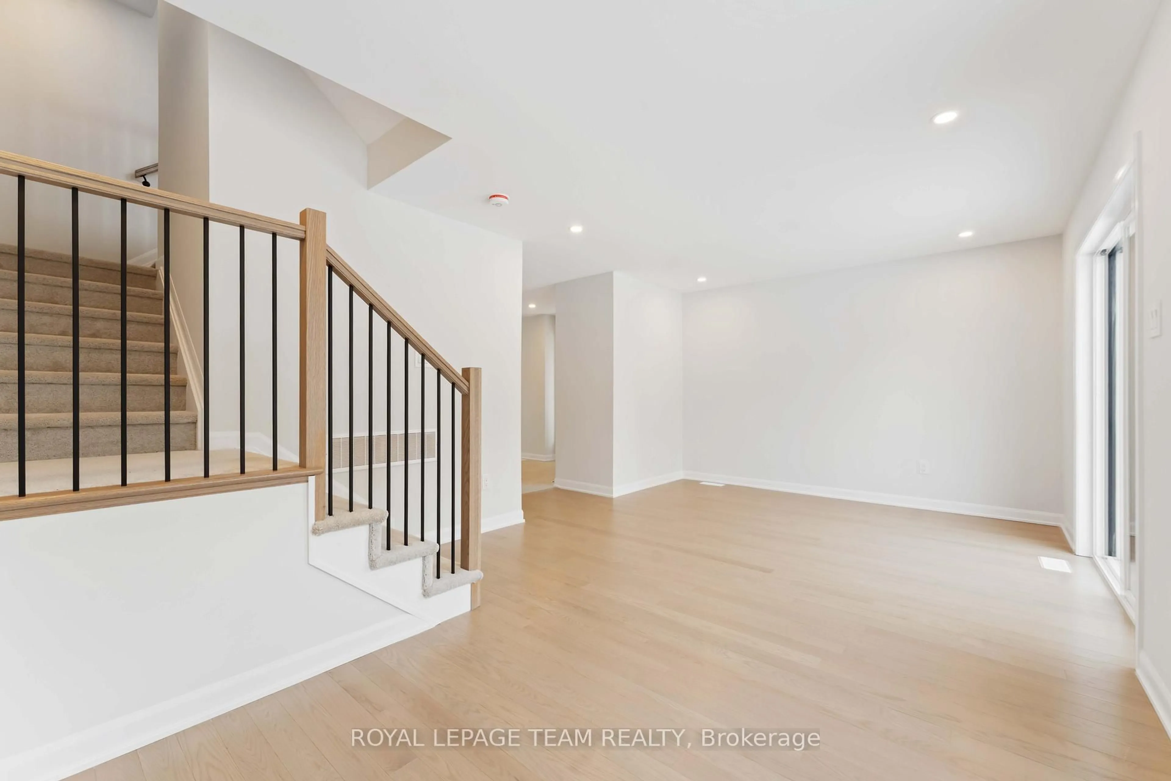 Unknown for 718 Jennie Trout Terr, Kanata Ontario K2W 0M5