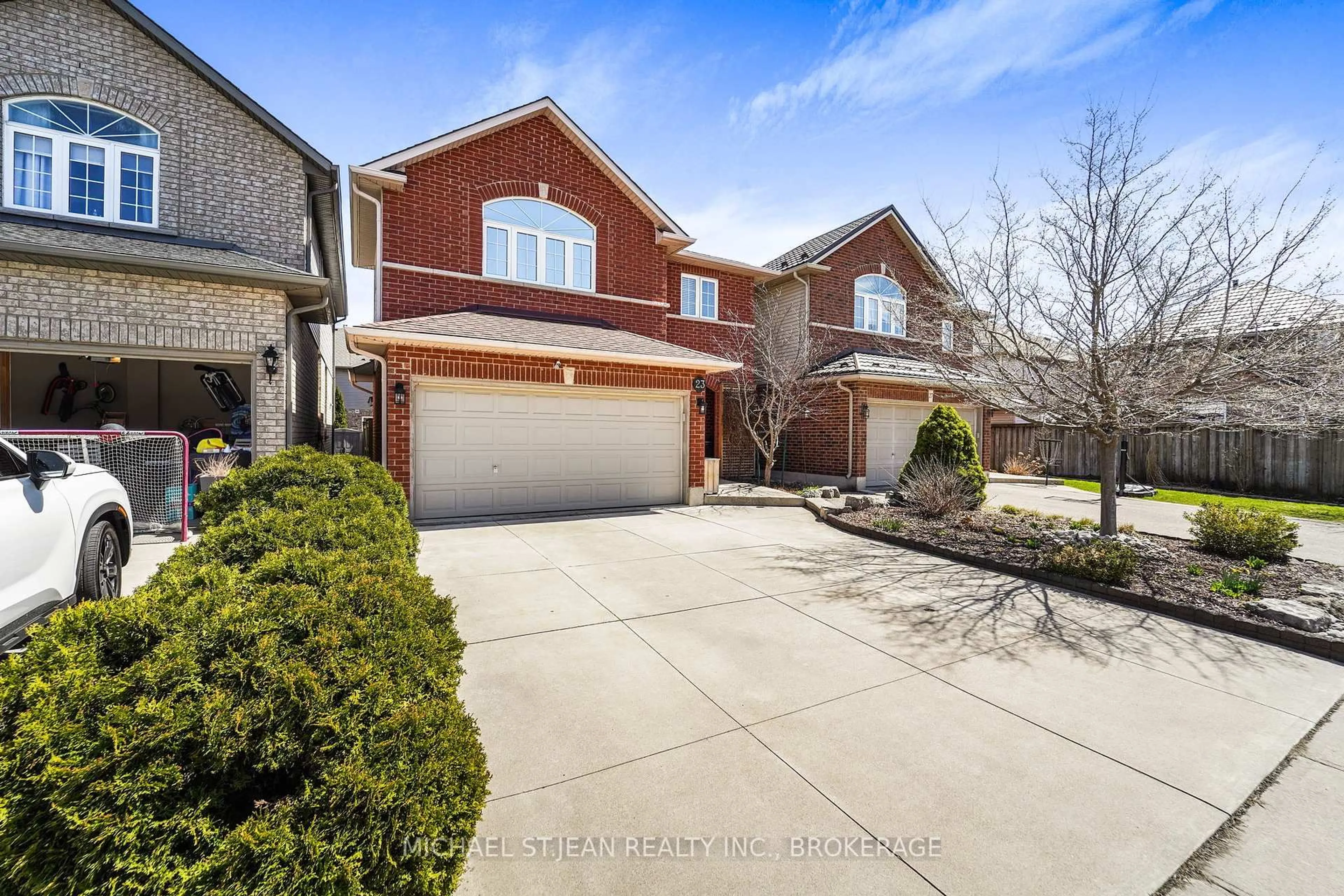 A pic from outside/outdoor area/front of a property/back of a property/a pic from drone, street for 23 Giovanna Dr, Hamilton Ontario L9B 2Y4