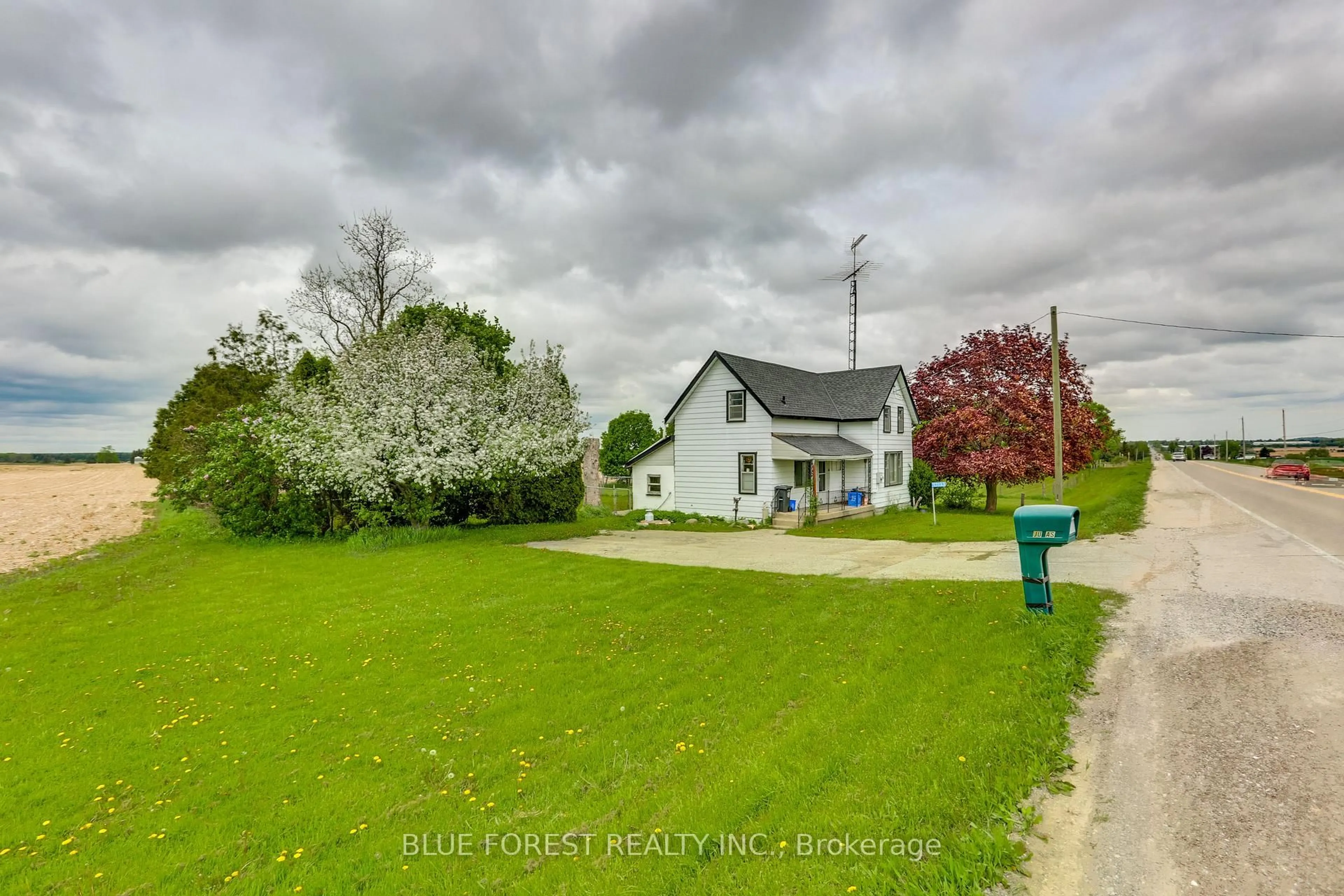 A pic from outside/outdoor area/front of a property/back of a property/a pic from drone, street for 13133 Belmont Rd, Central Elgin Ontario N0L 1B0