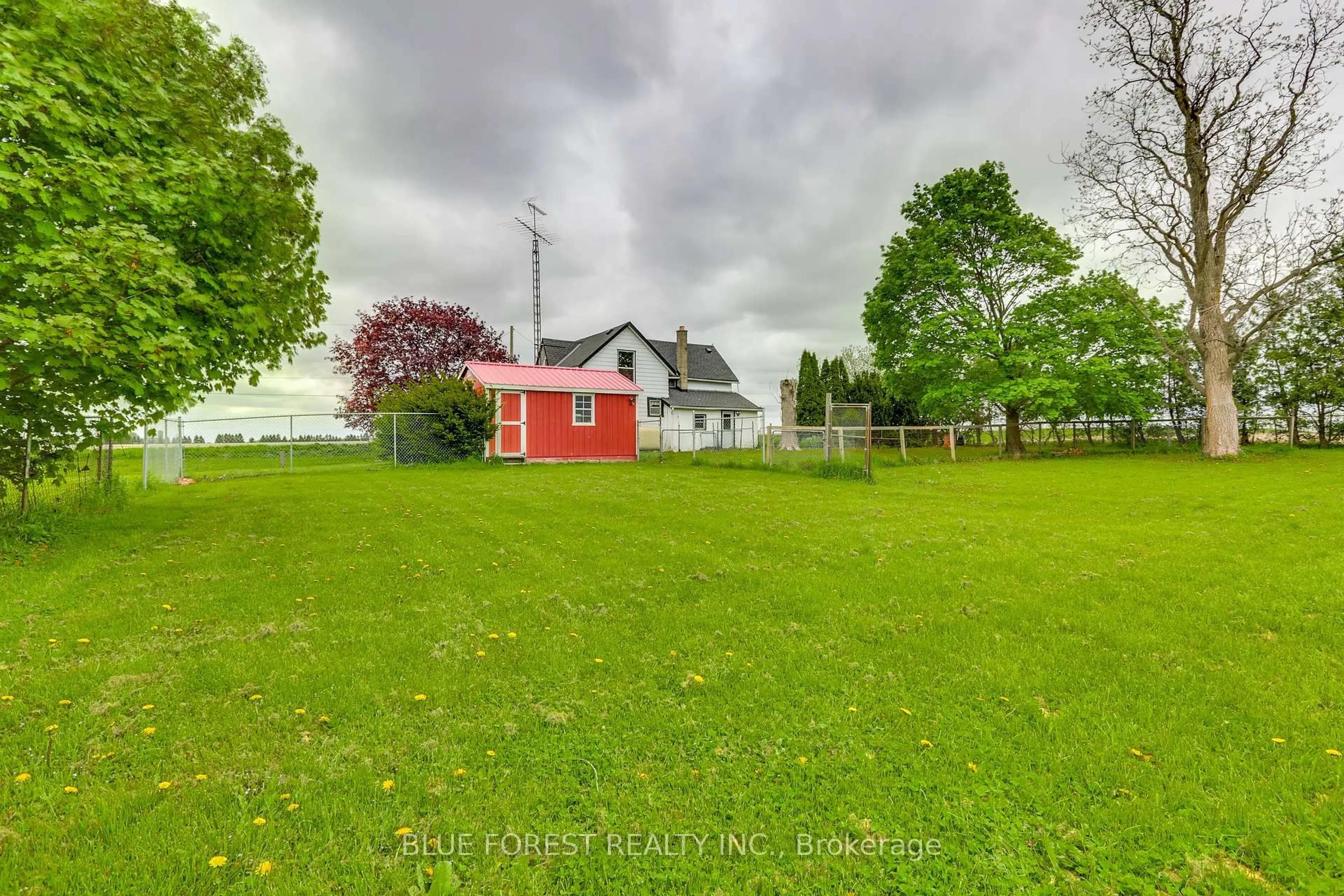 A pic from outside/outdoor area/front of a property/back of a property/a pic from drone, unknown for 13133 Belmont Rd, Central Elgin Ontario N0L 1B0