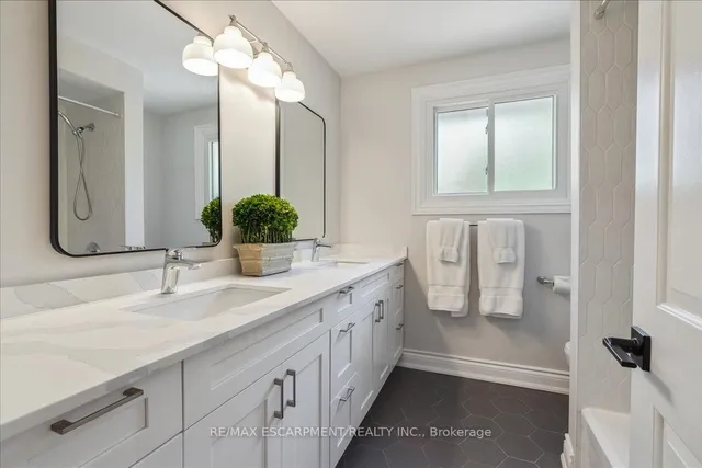 Additional property image - 32 Highland Park Dr