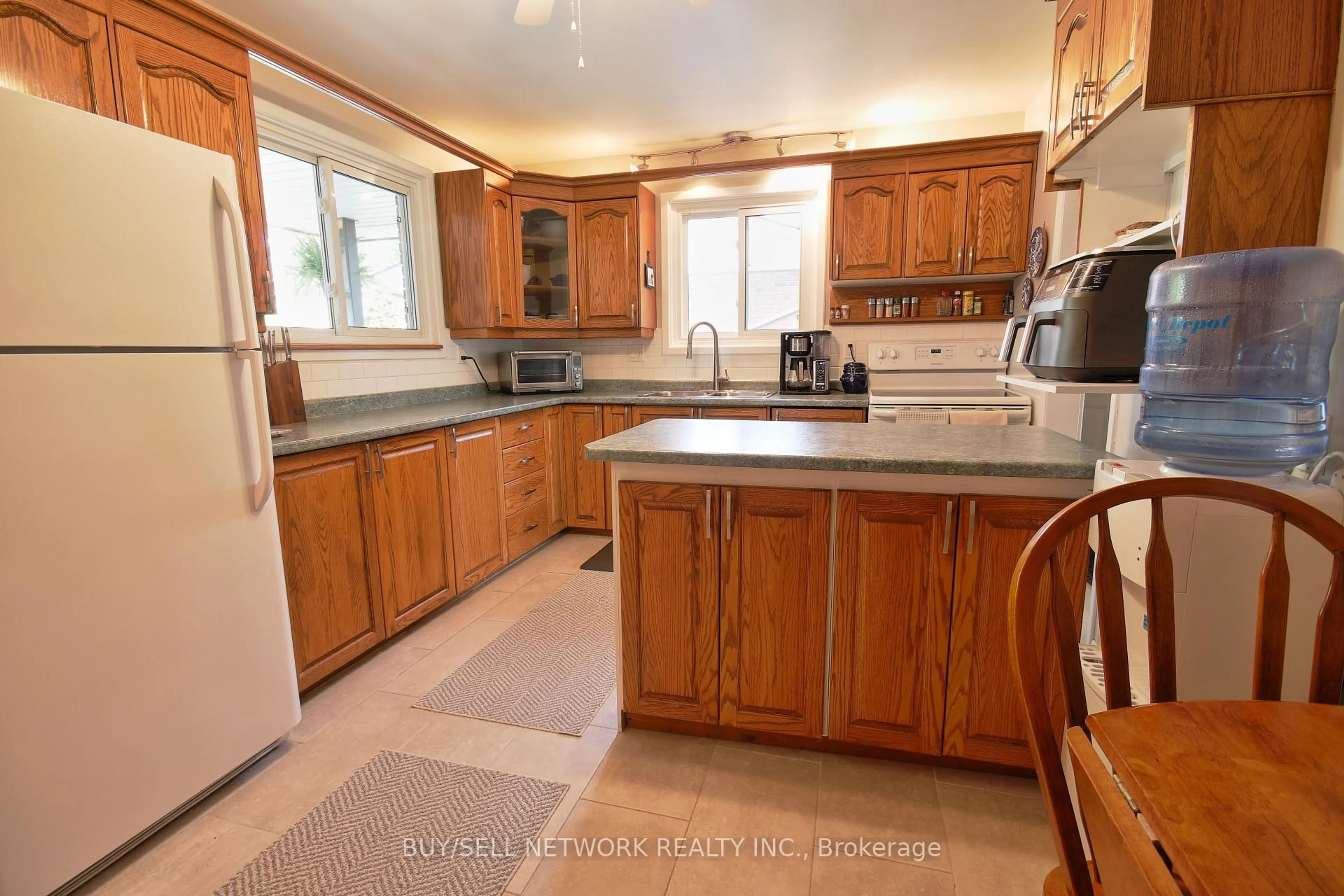 Standard kitchen, unknown for 638 River Rd, Peterborough South Ontario K9J 1E7