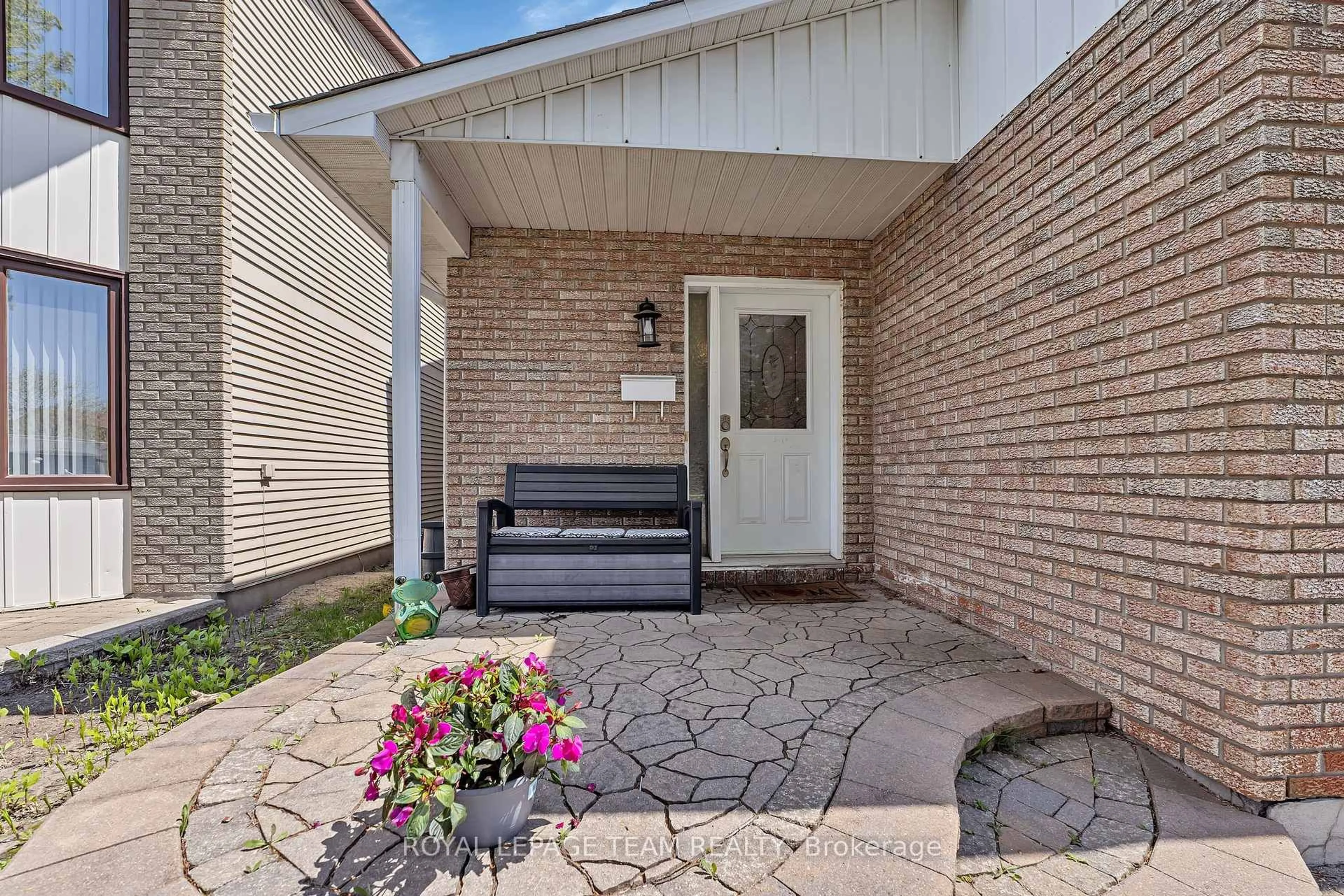 Unknown for 1397 Cedarcroft Cres, Orleans Ontario K1B 5G8