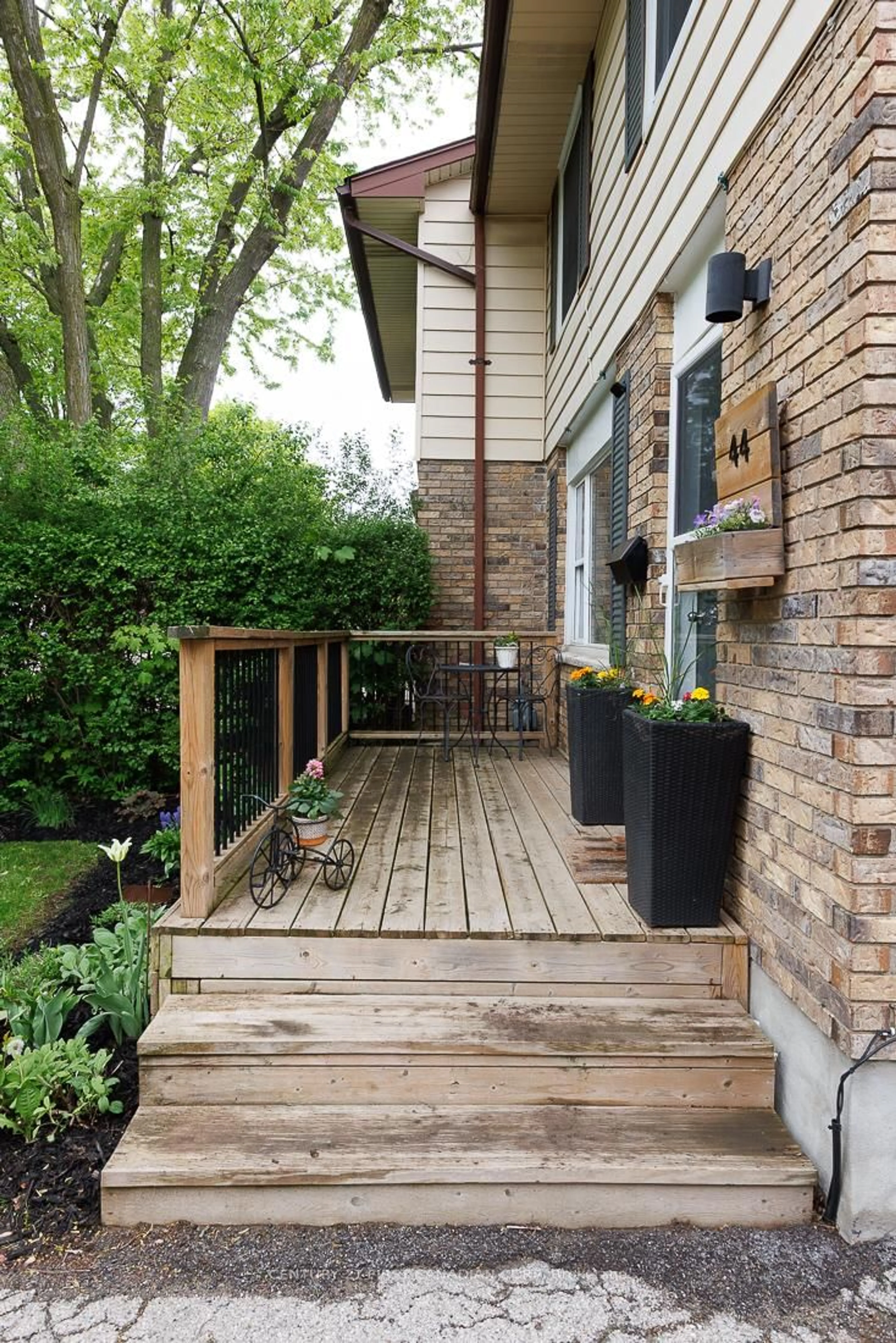 Patio, street for 44 Sasha Cres, London South Ontario N6E 2M5