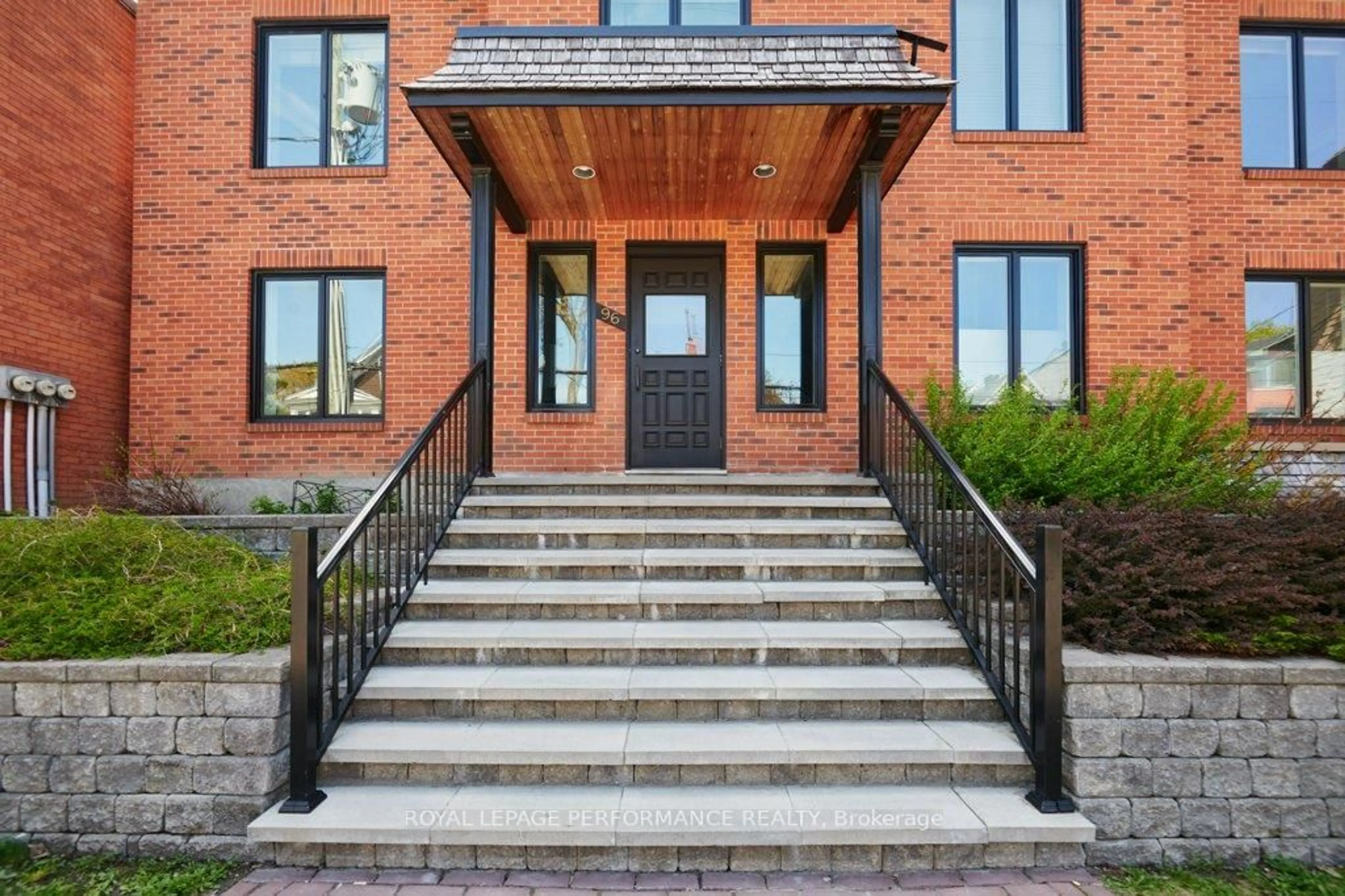 Home with brick exterior material, building for 96 Frank St #2, Ottawa Ontario K2P 0X2