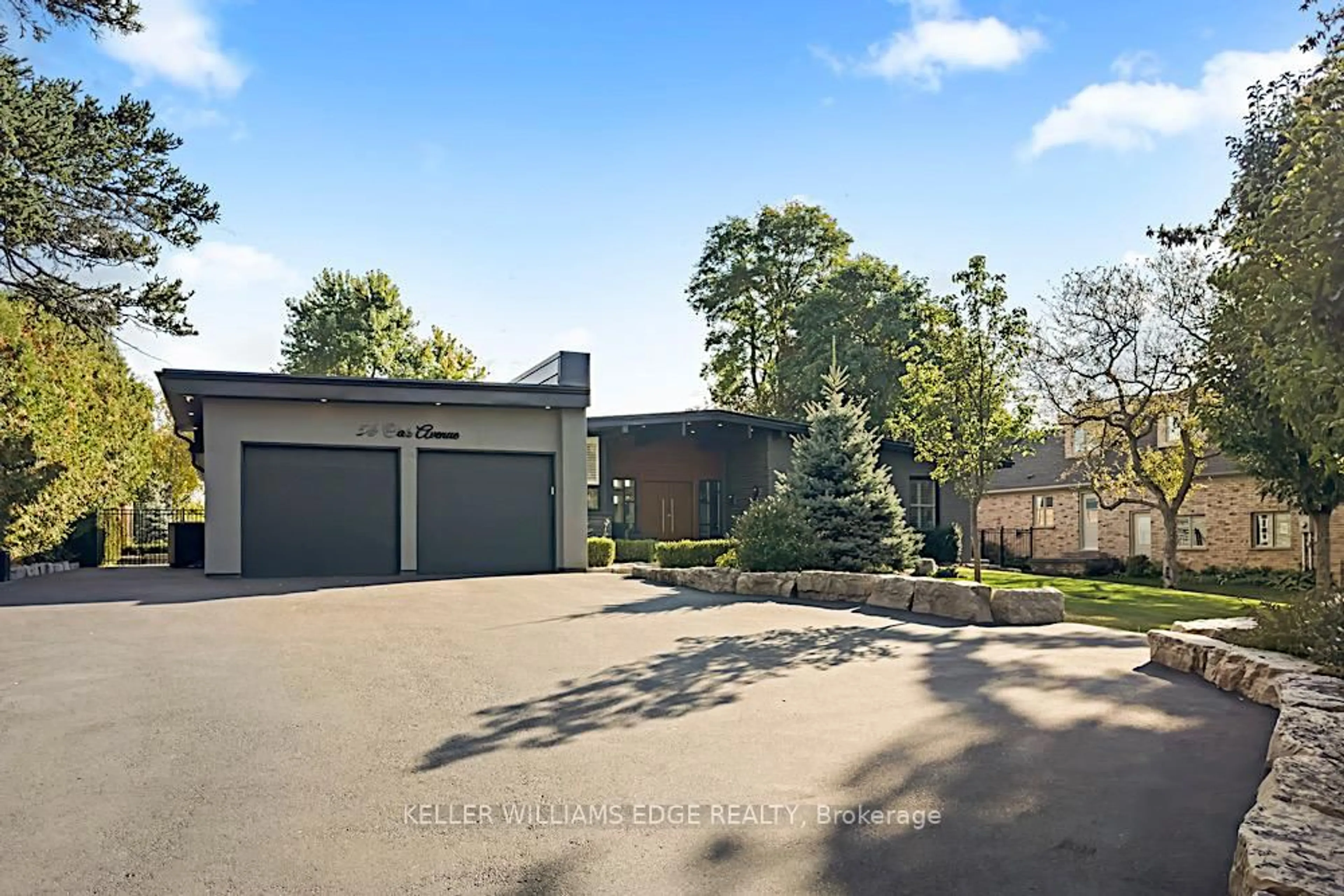A pic from outside/outdoor area/front of a property/back of a property/a pic from drone, street for 56 Oak Ave, Hamilton Ontario L9H 4Y9