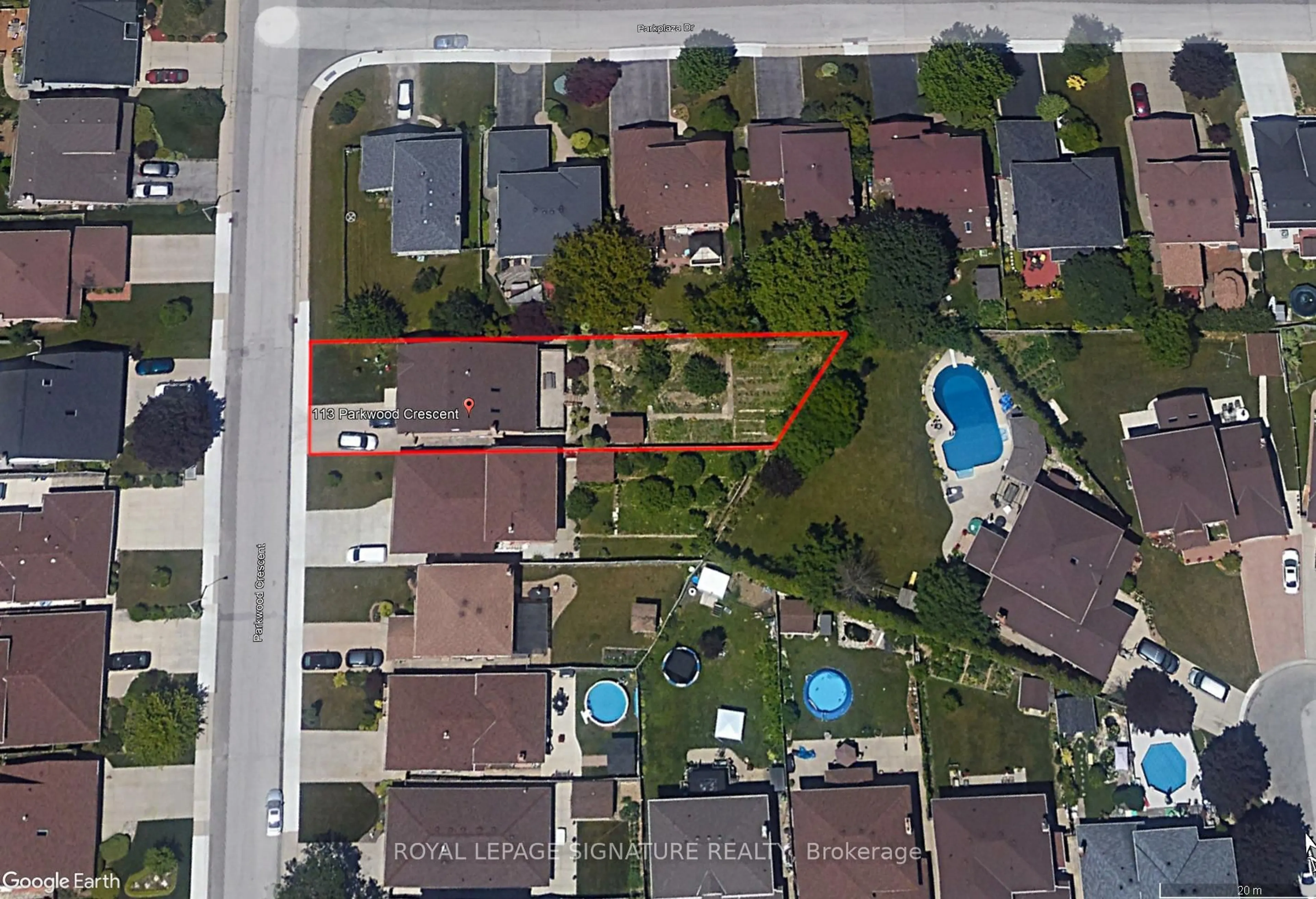 A pic from outside/outdoor area/front of a property/back of a property/a pic from drone, street for 113 Parkwood Cres, Hamilton Ontario L8V 4Z6