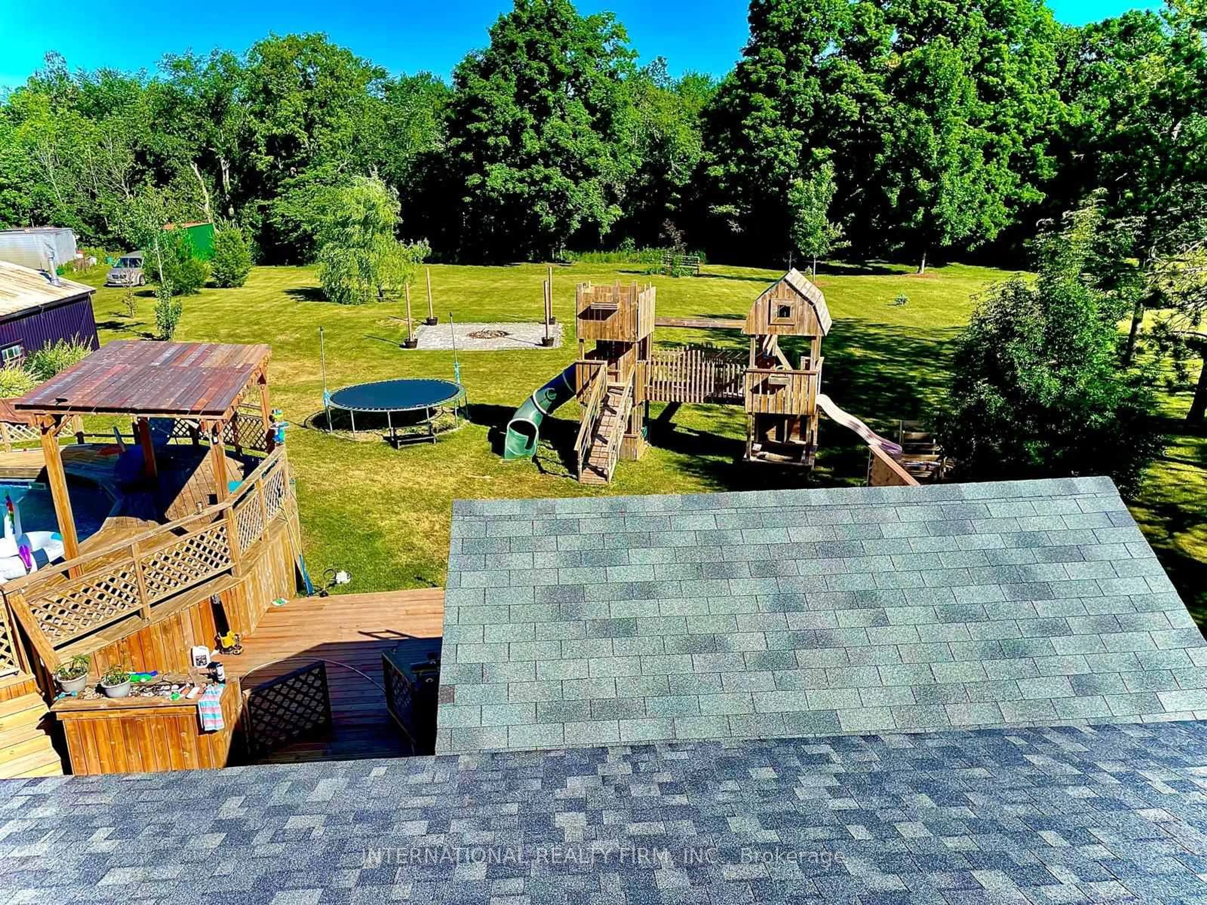 A pic from outside/outdoor area/front of a property/back of a property/a pic from drone, unknown for 9364 Wellington Rd 124 N/A, Erin Ontario N0B 1T0