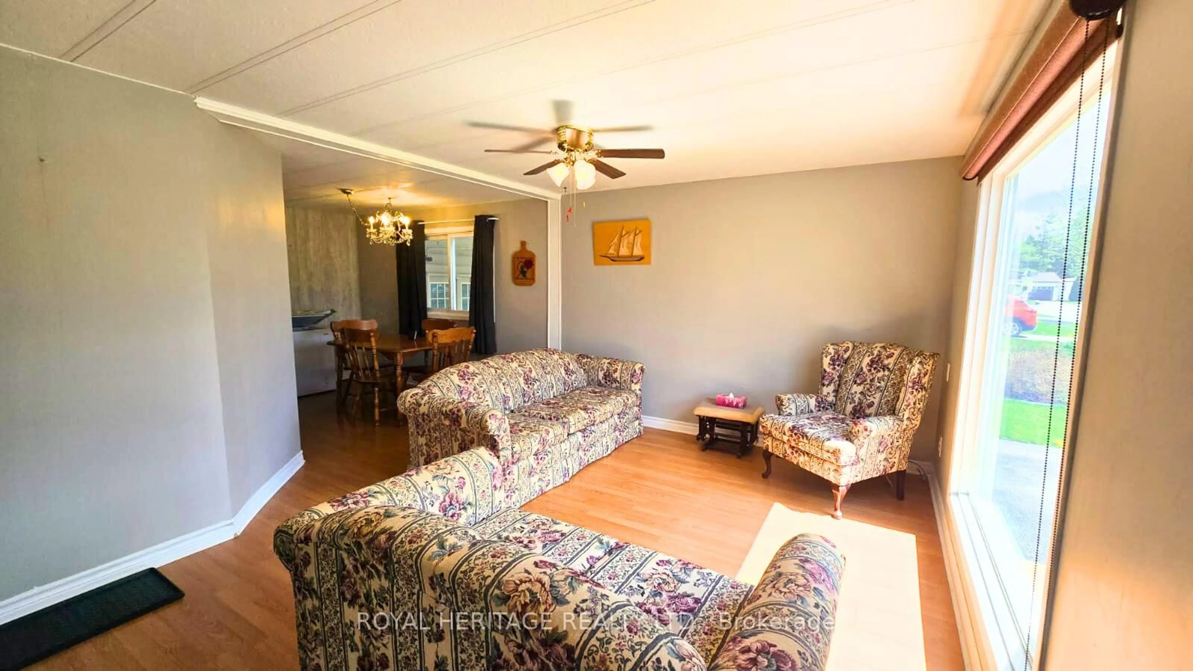 Living room with furniture, unknown for 19 Park St, Kawartha Lakes Ontario K9V 4R1