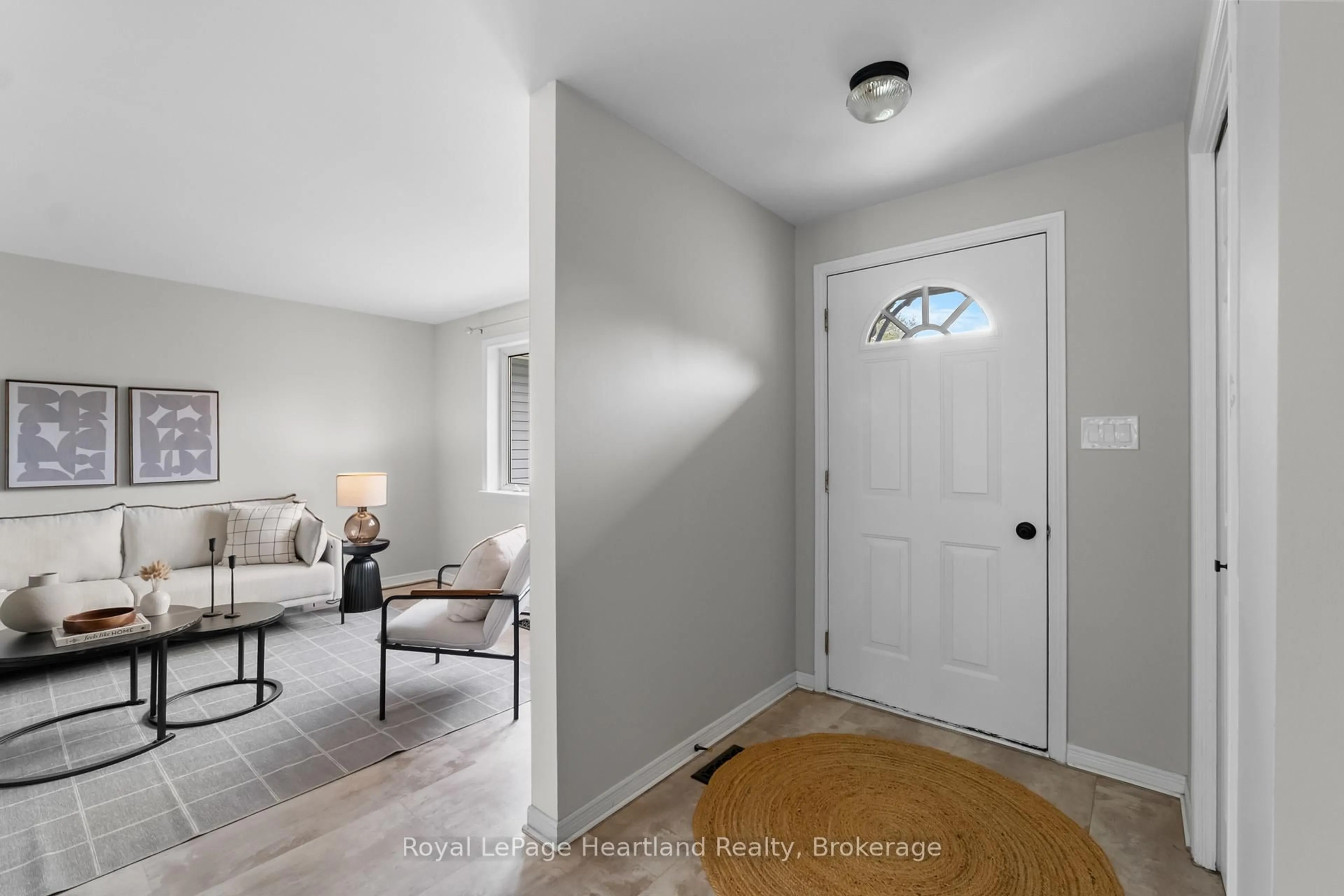Indoor entryway for 322 Londesboro Main St, Central Huron Ontario N0M 2H0