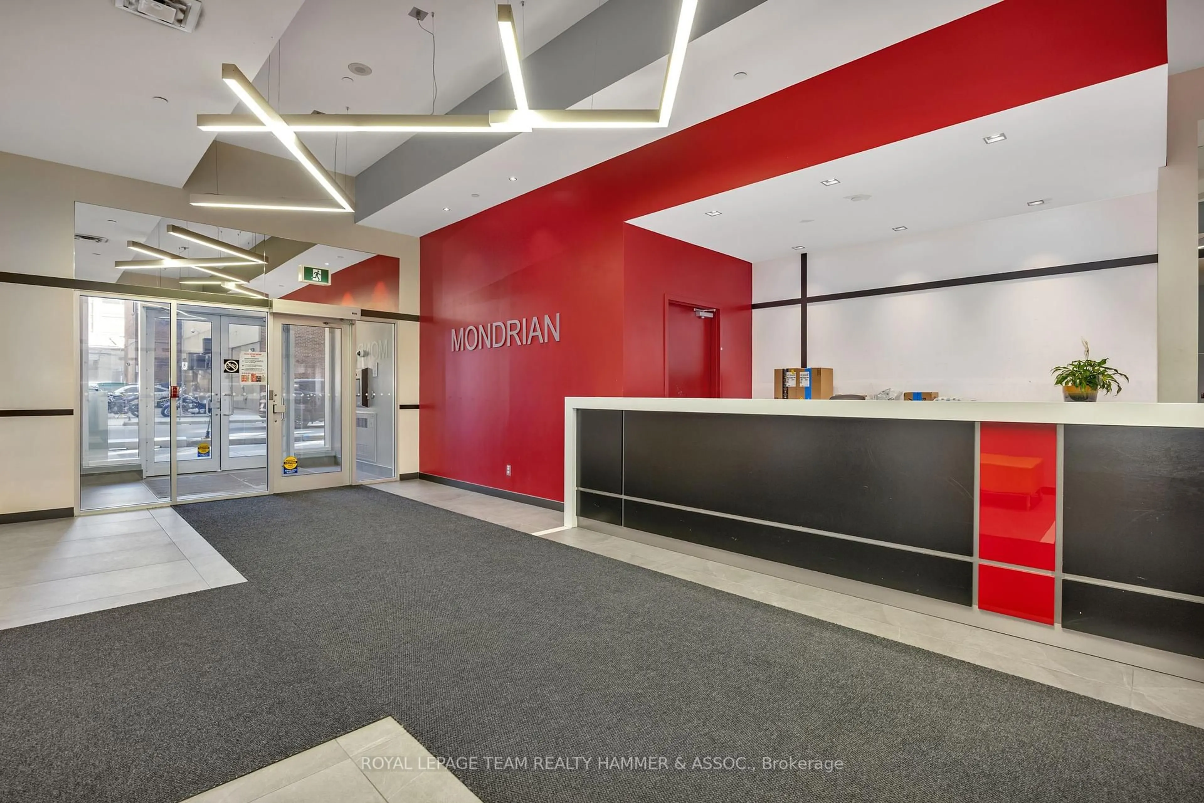 Indoor foyer for 324 Laurier Ave #704, Ottawa Ontario K1N 6P6