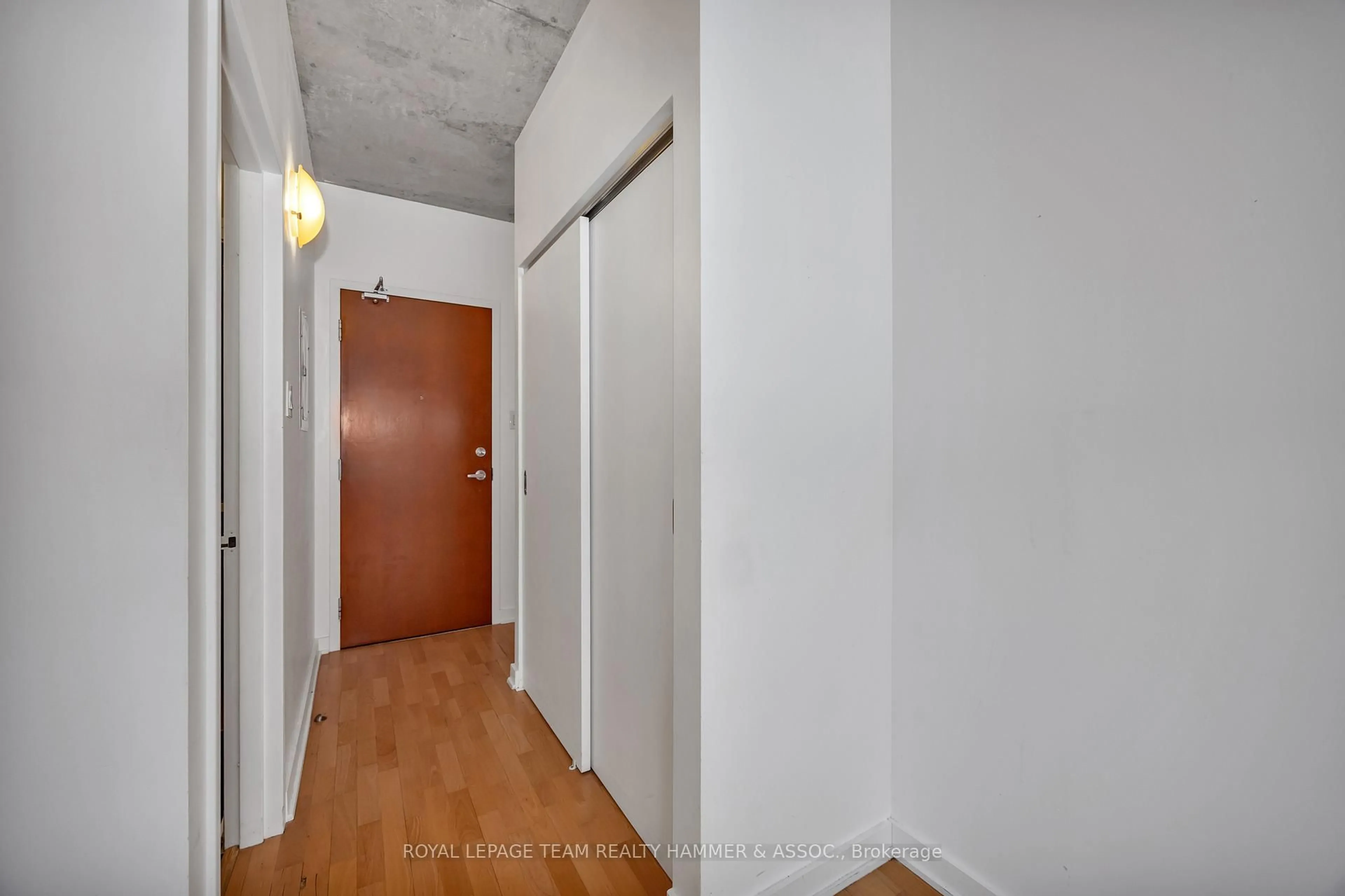 Unknown for 324 Laurier Ave #704, Ottawa Ontario K1N 6P6