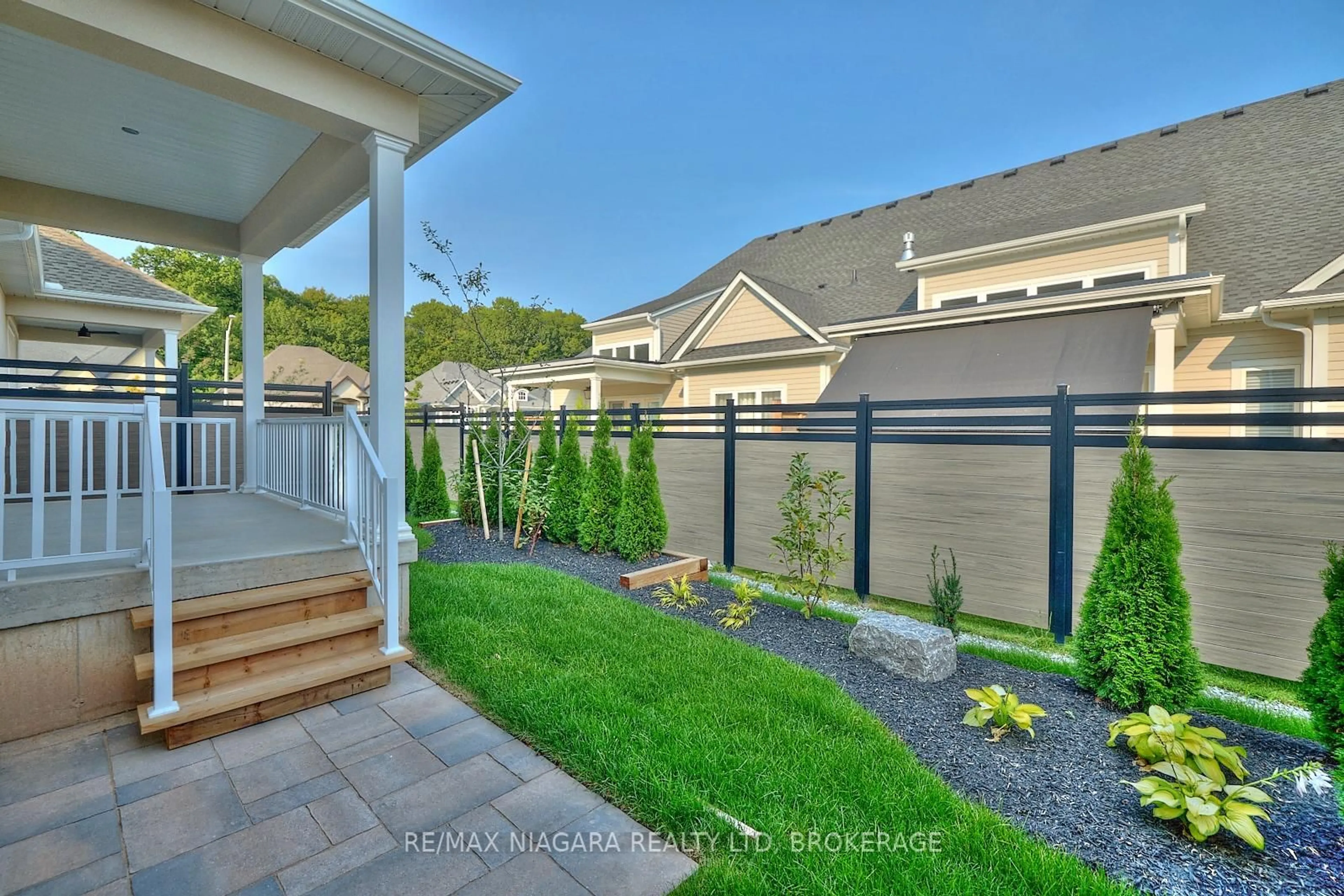 Patio, street for 16 Butternut Cres, Fort Erie Ontario L0S 1N0